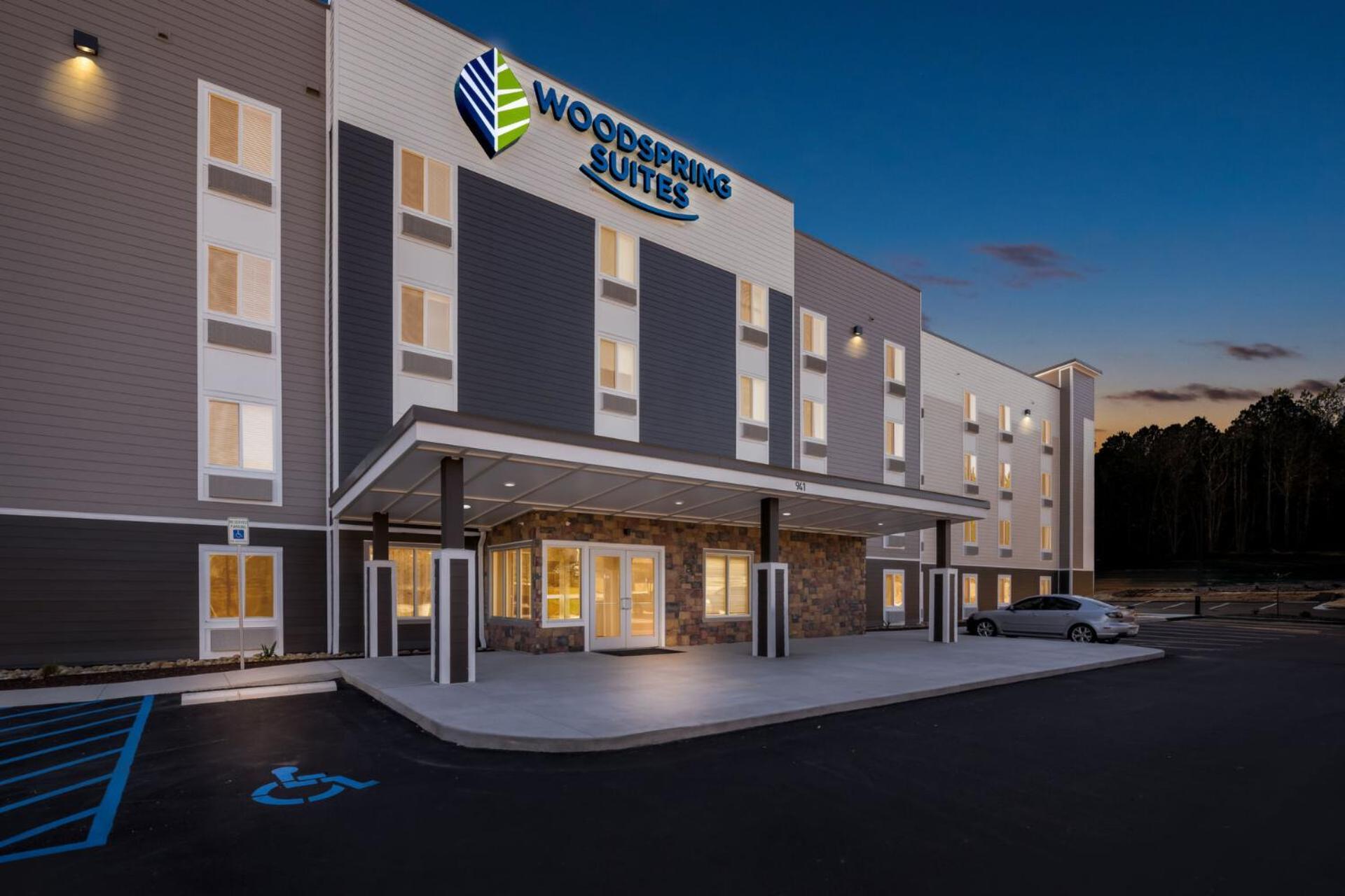 Woodspring - Arrowood Hotel Charlotte