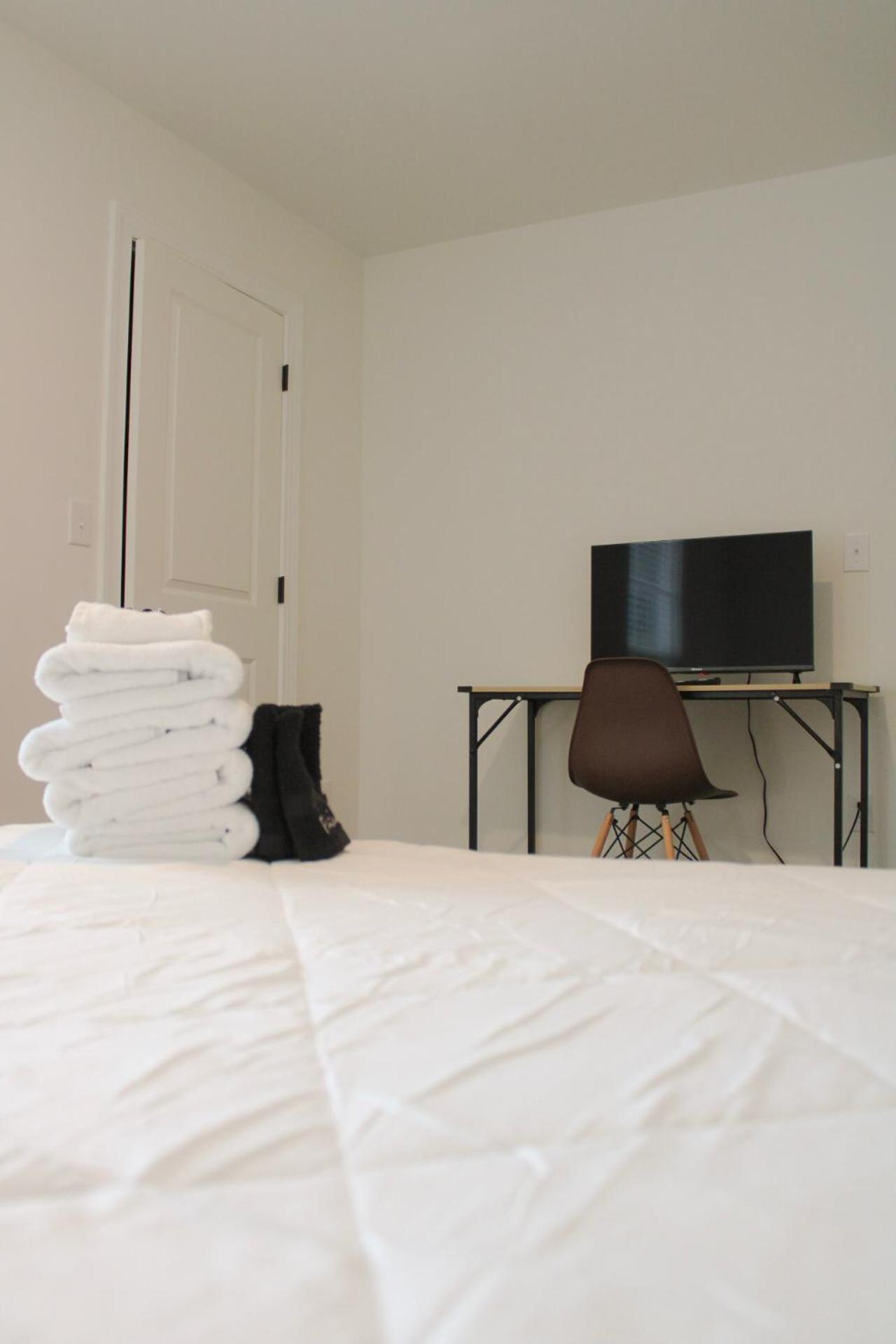 Holiday home Hot Tub Pool Table Fire Pit 5min To Uptown