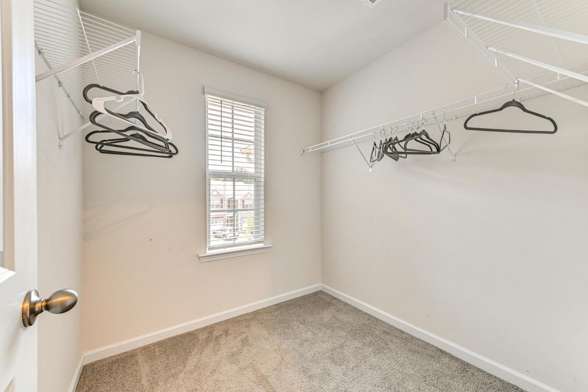 7 Mi To Uptown - Pet-friendly 2-story Townhome! *