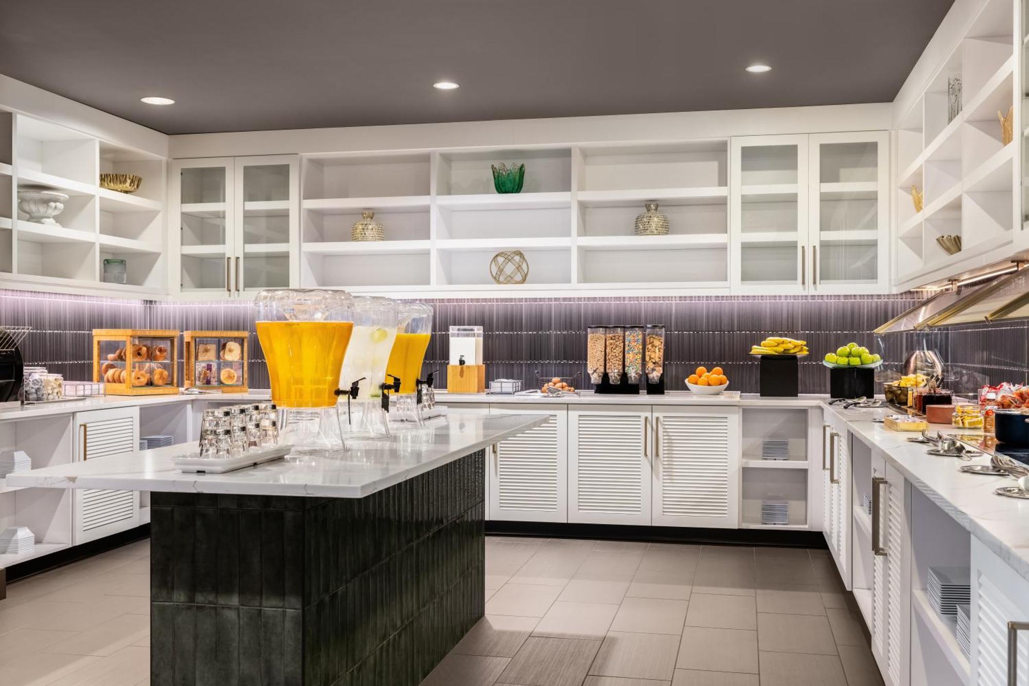 Hyatt Place Downtown 3*