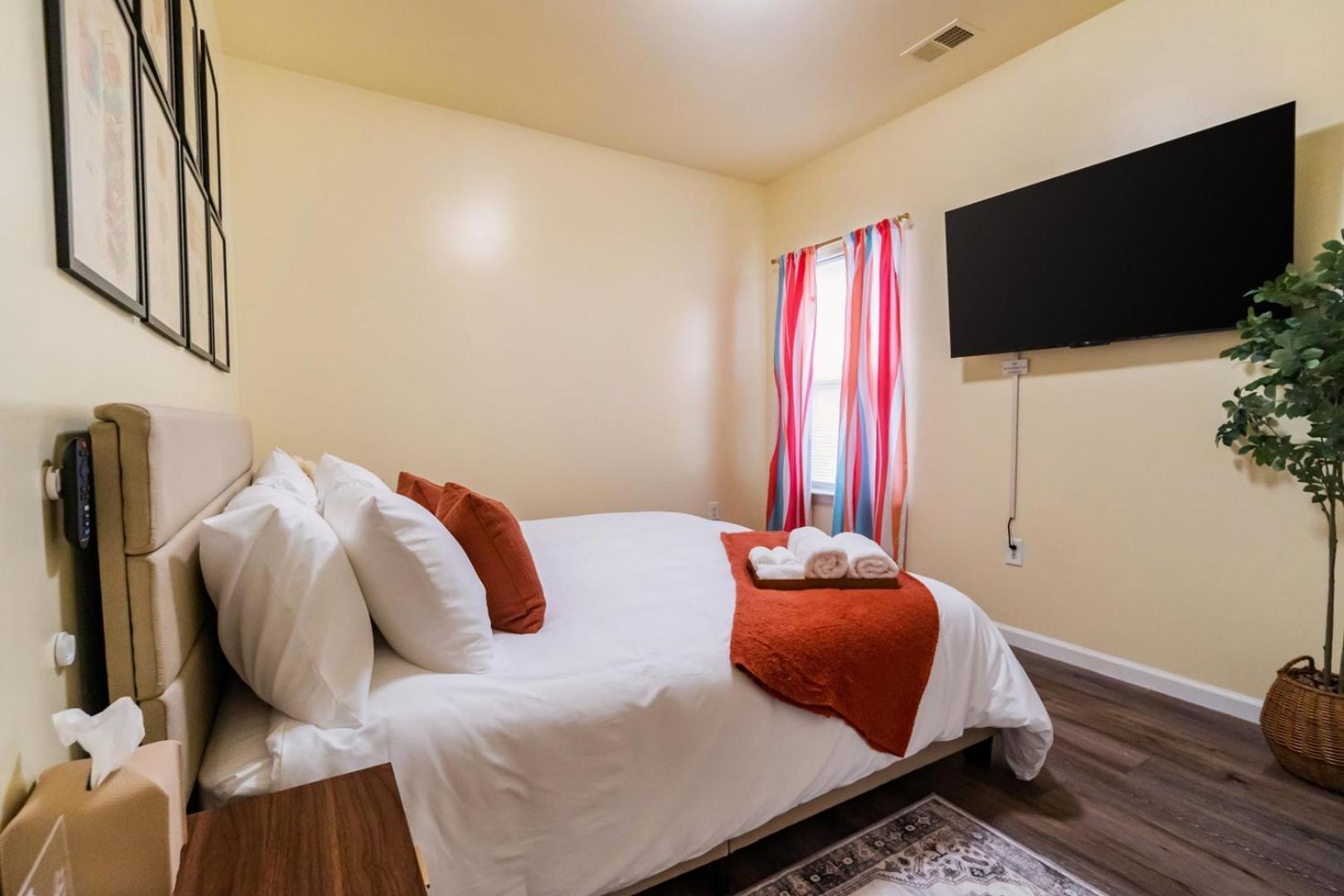 Family-friendly 3br W Hot Tub Games Holiday home