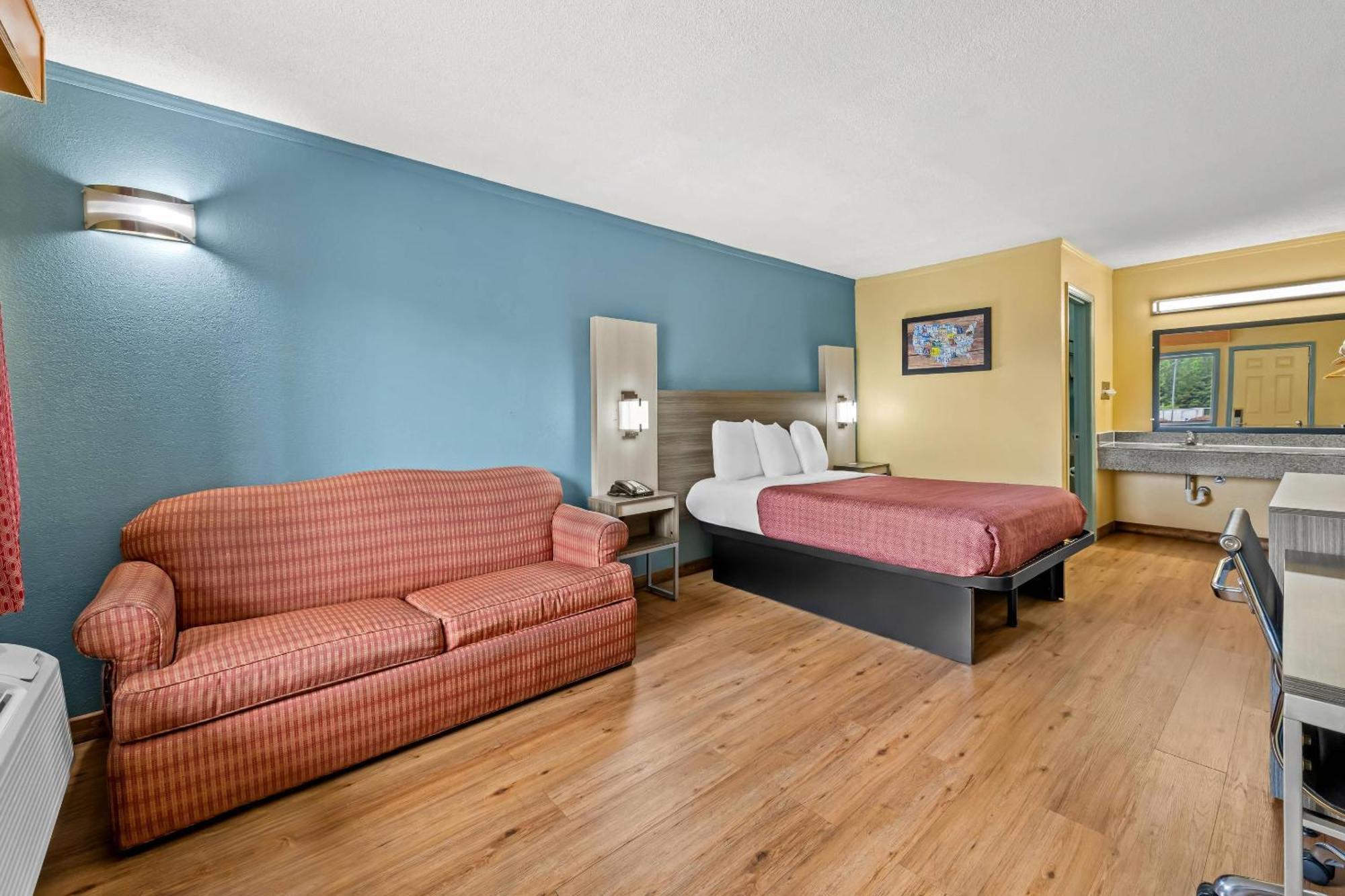 Lodge Econo Airport Area