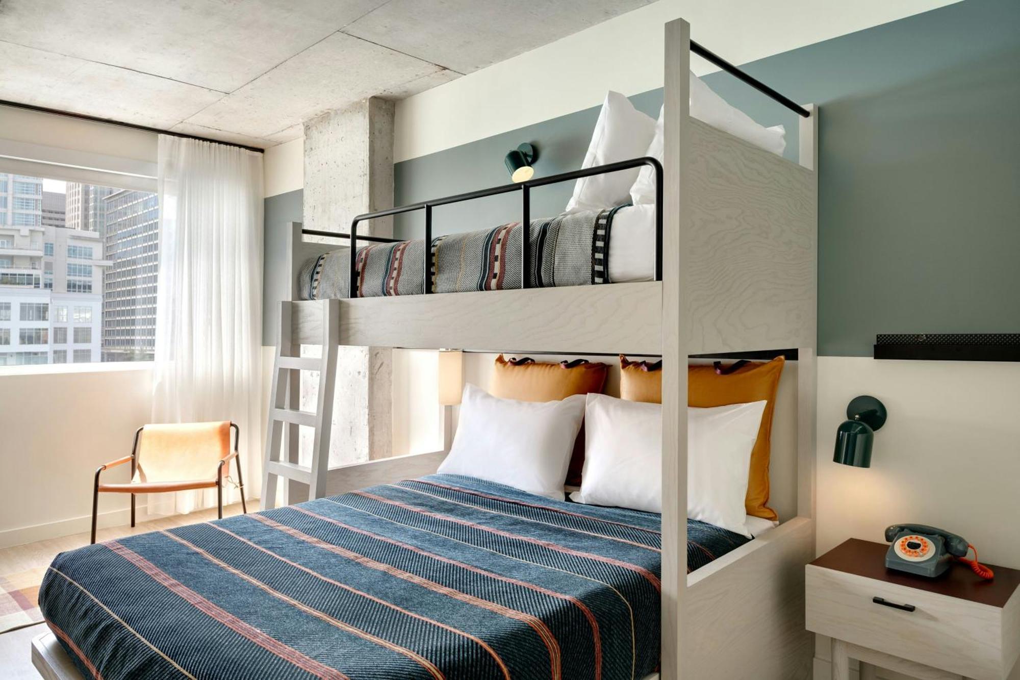 Moxy Downtown 3* Charlotte