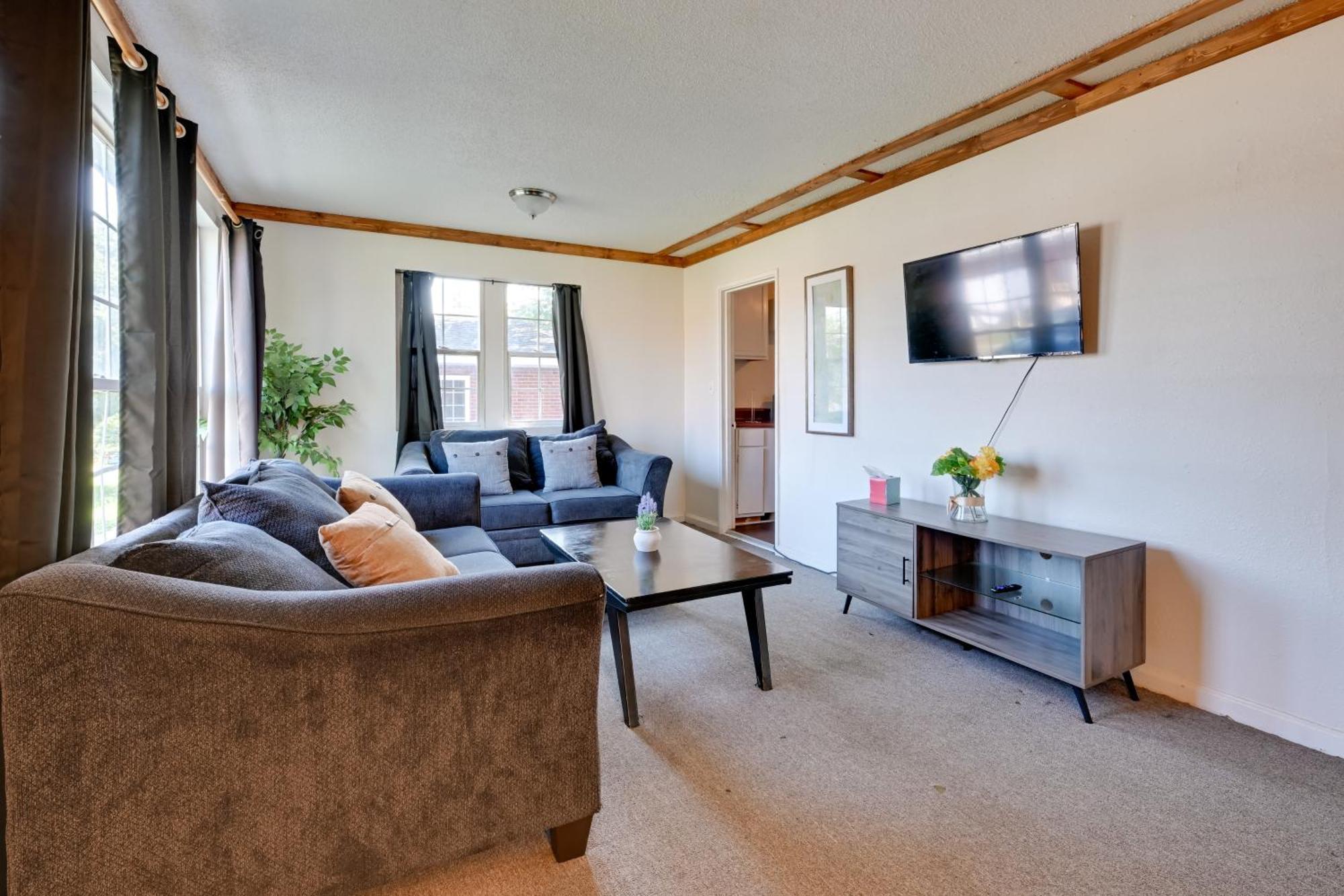 2 Mi To Center North End Holiday home Charlotte