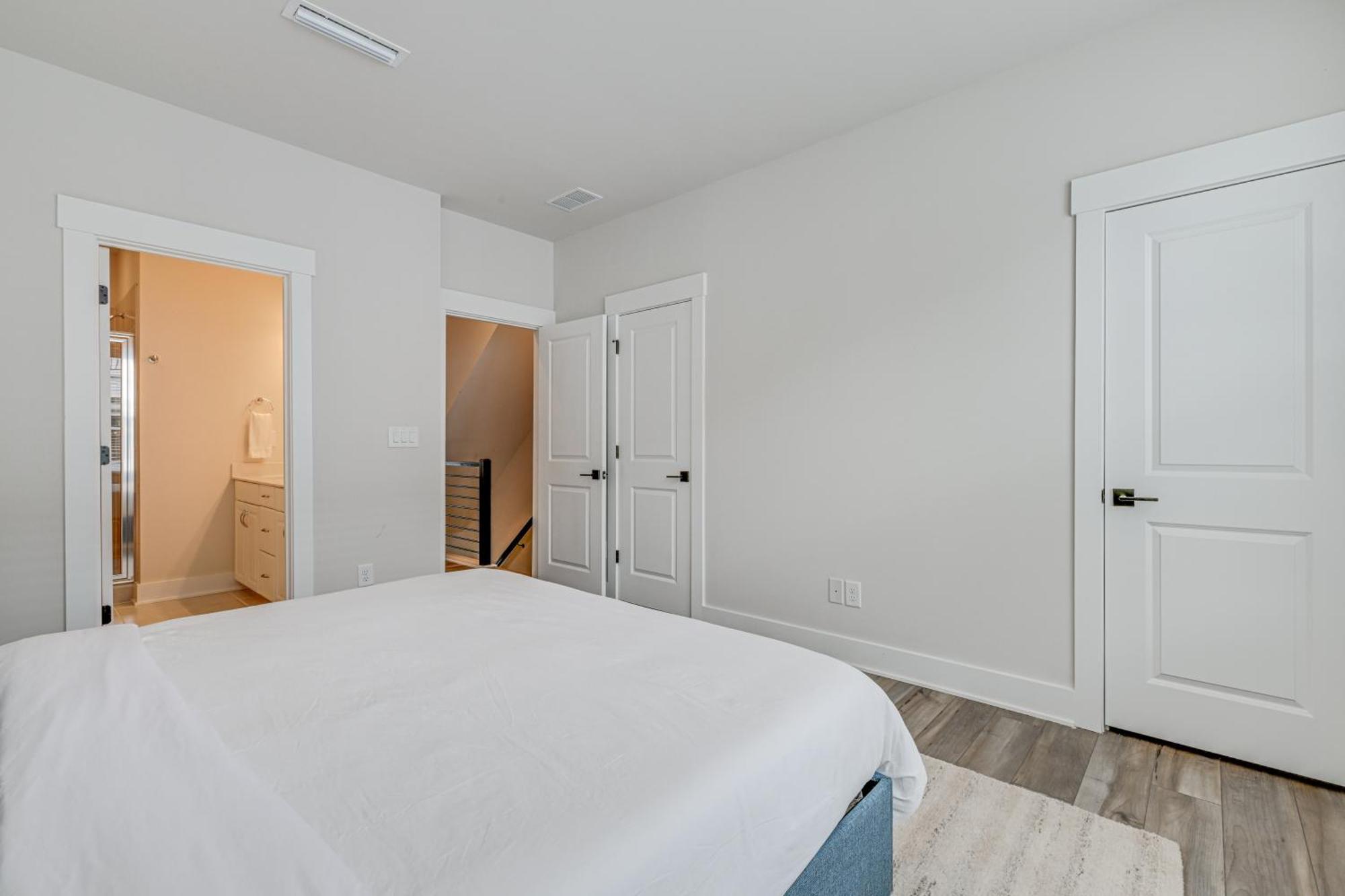 Holiday home Walk To Music Factory Townhome With Rooftop Deck! *