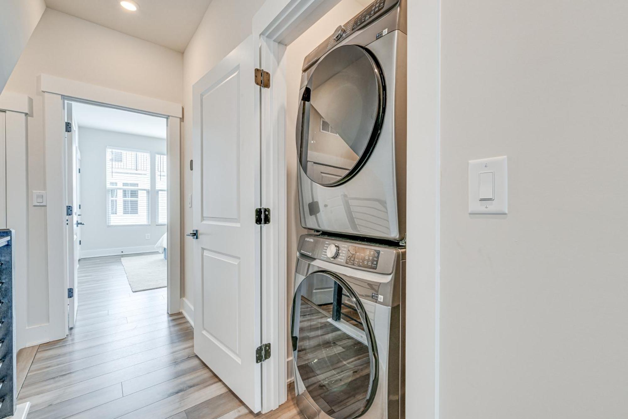 Holiday home Walk To Music Factory Townhome With Rooftop Deck! *