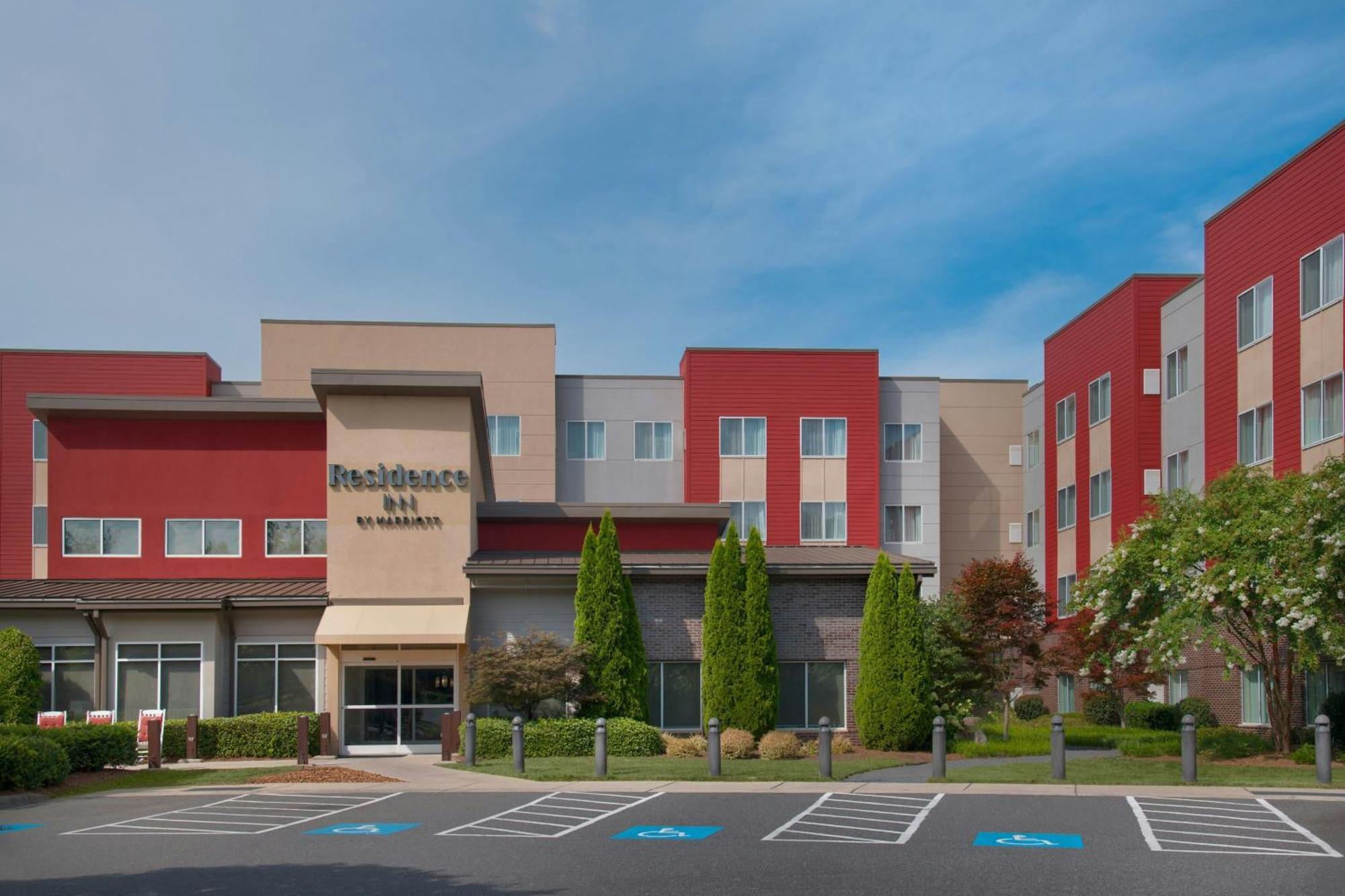 By Marriott Airport 3* Charlotte