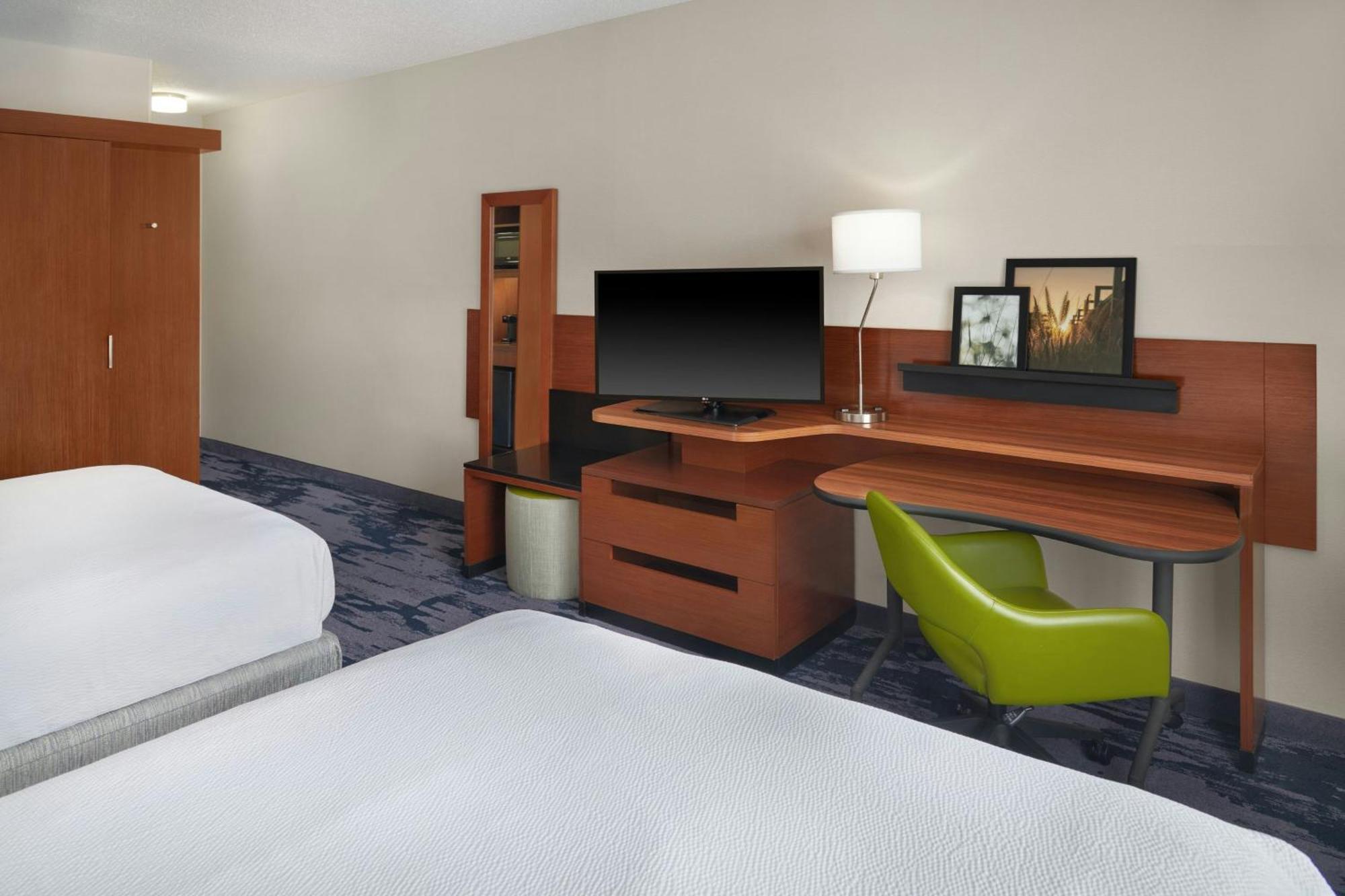 Hotel Fairfield & By Marriott Airport Charlotte