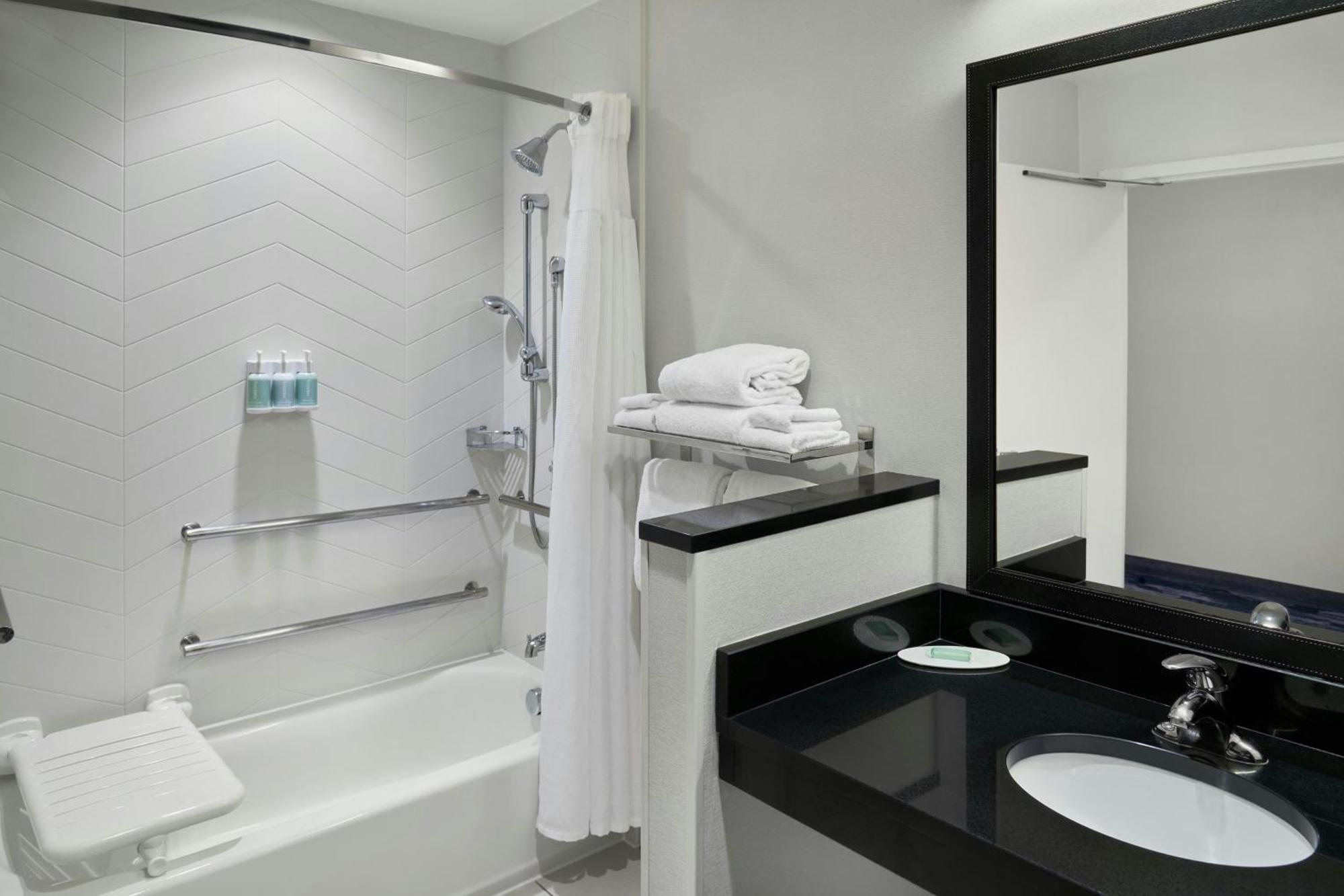 Fairfield & By Marriott Airport 3* Charlotte