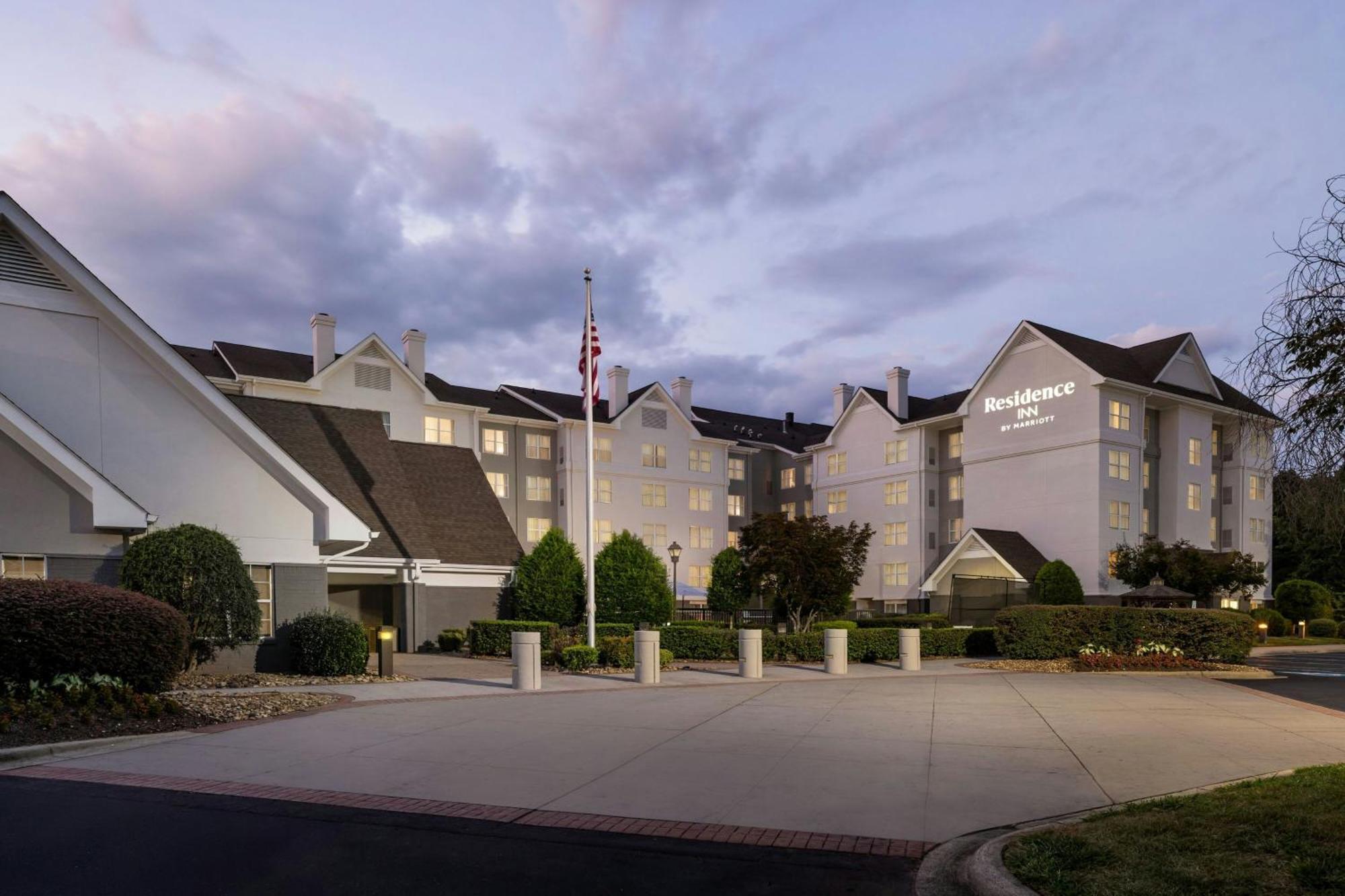 By Marriott Piper Glen