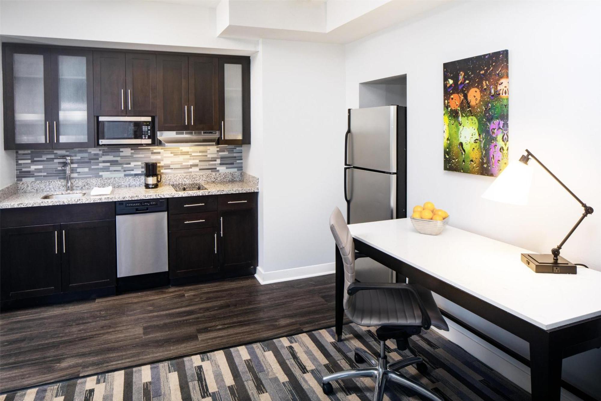 Hyatt House Center 3*