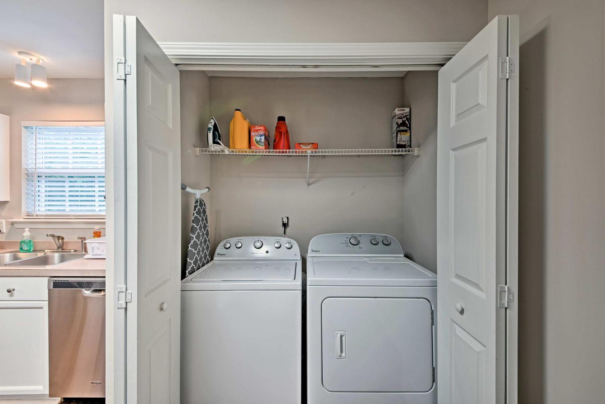 Holiday home Family Retreat With Deck, Near Uncc!