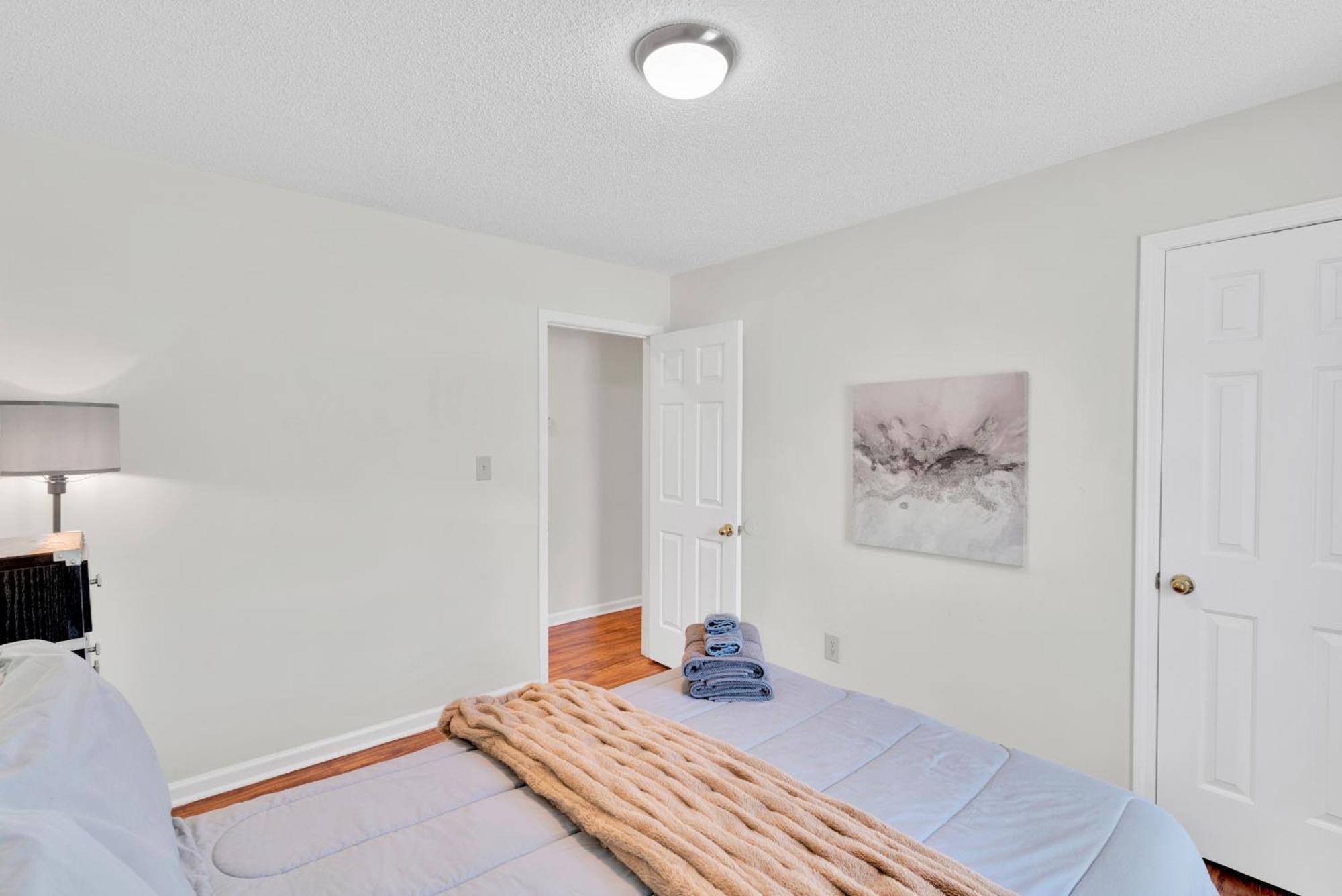 Pet- Friendly, & Close To Uptown