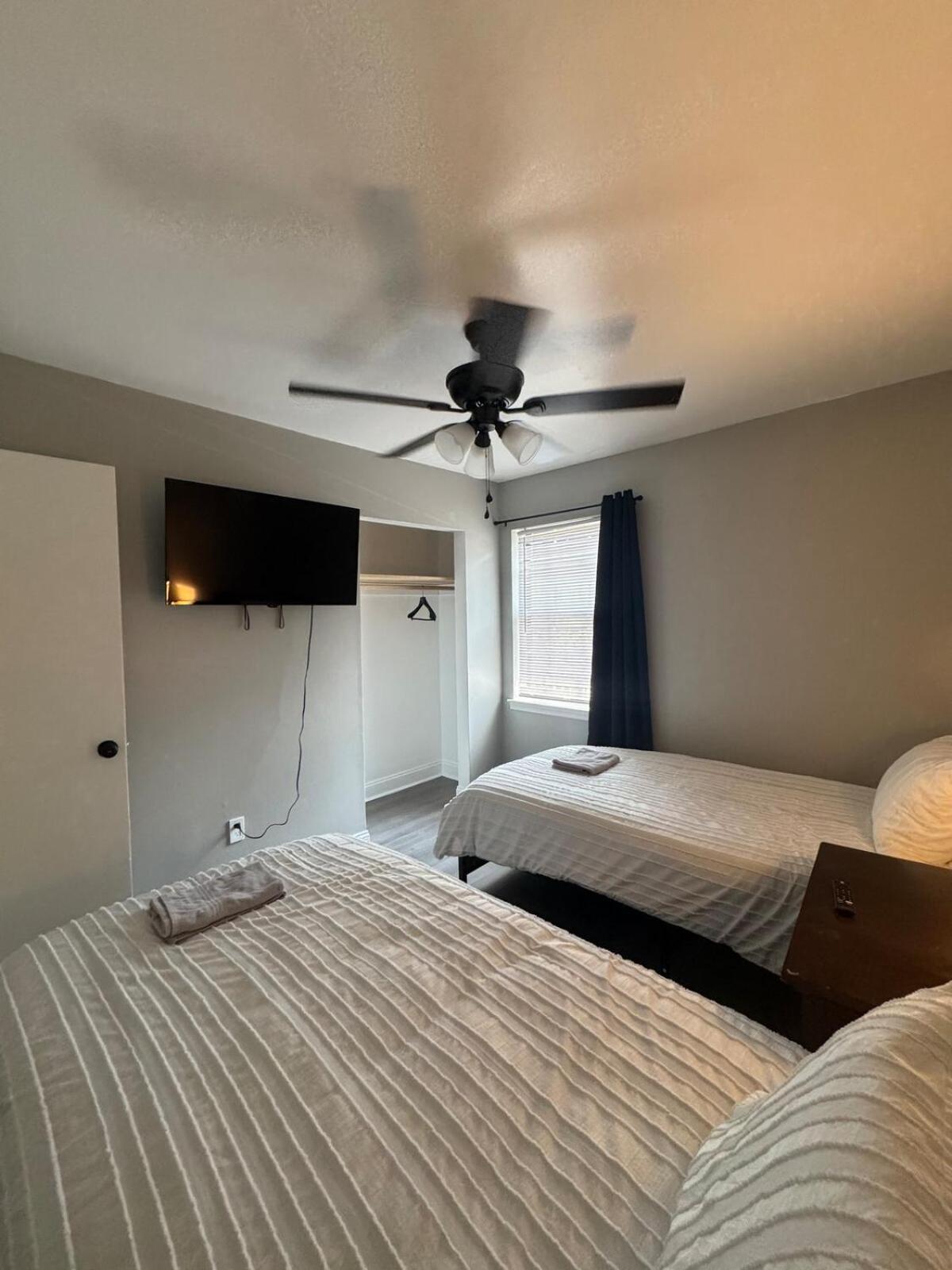 Apartment 3 Bedroom Town Charlotte