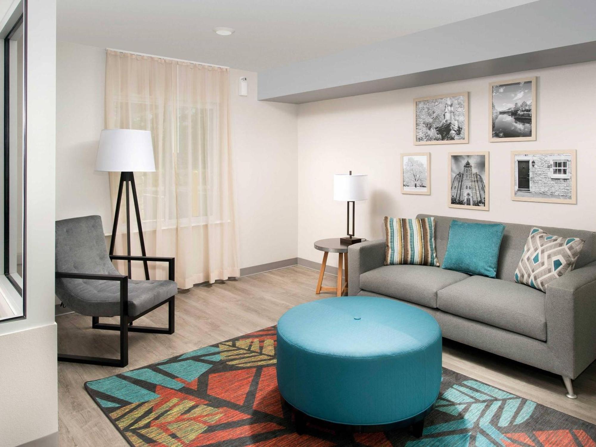 Hotel Woodspring Airport 3*