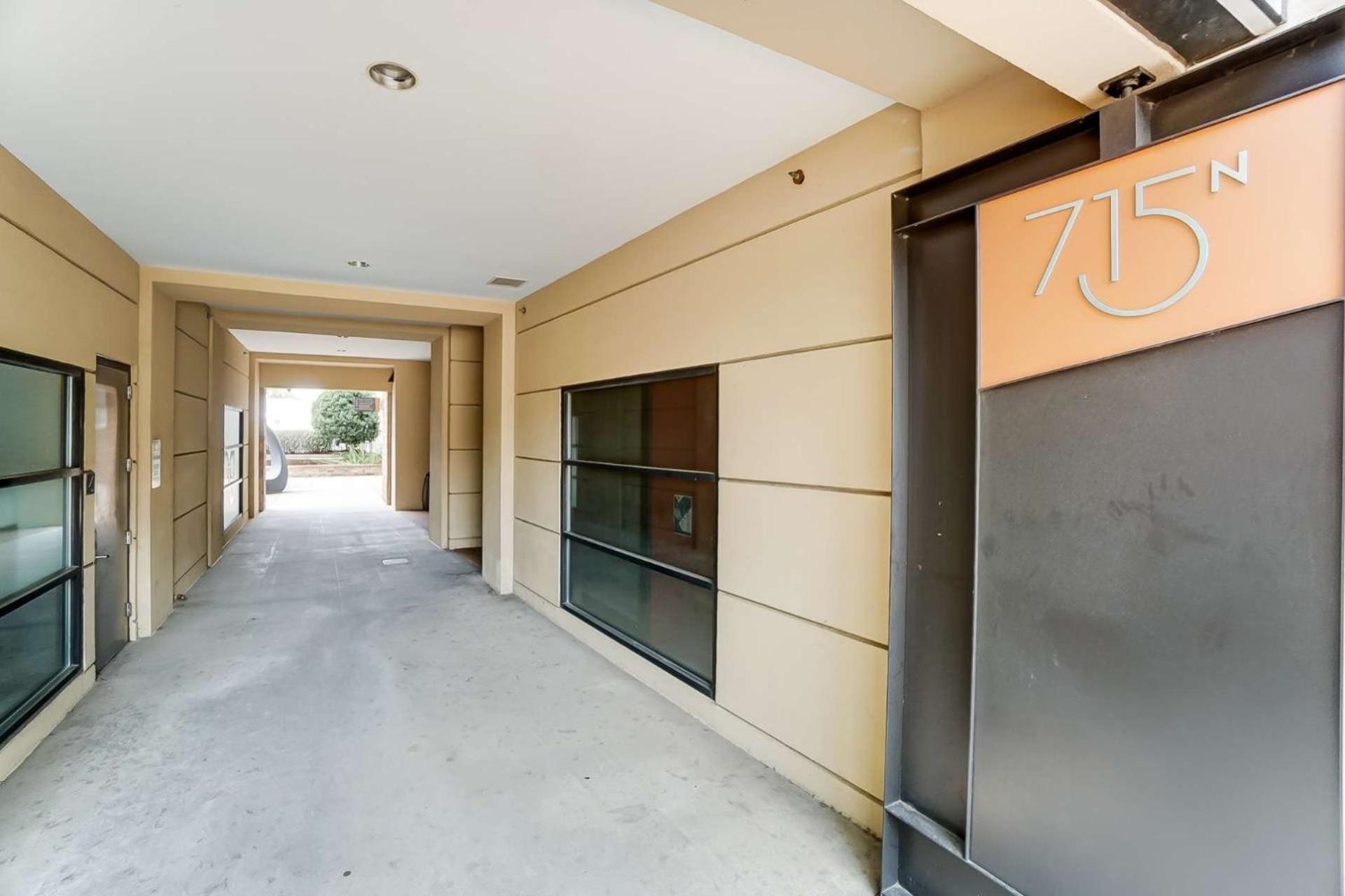 Luxury Uptown Penthouse *