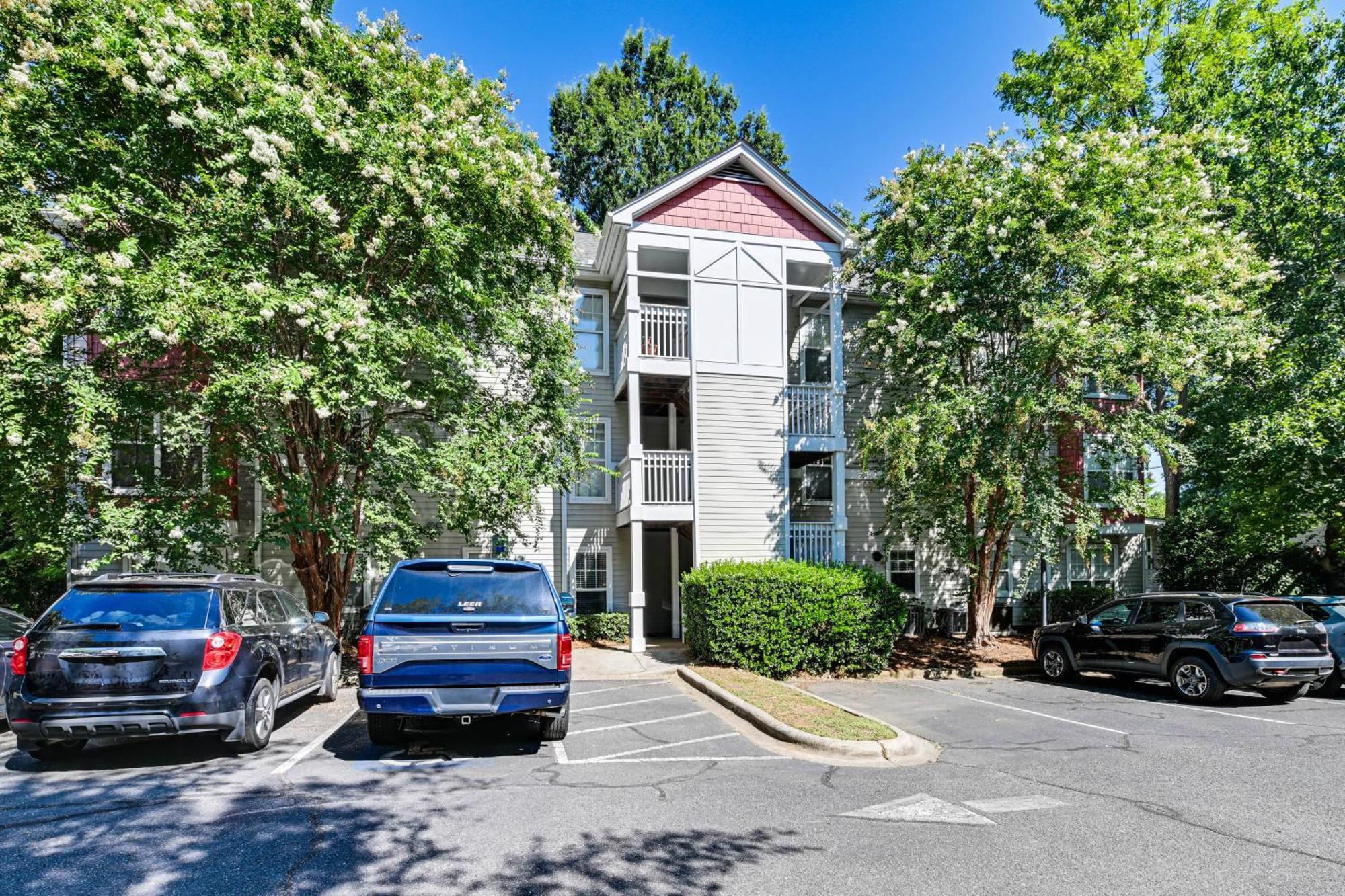 Apartment Half Mi To Bank Of America Stadium Uptown Condo! *