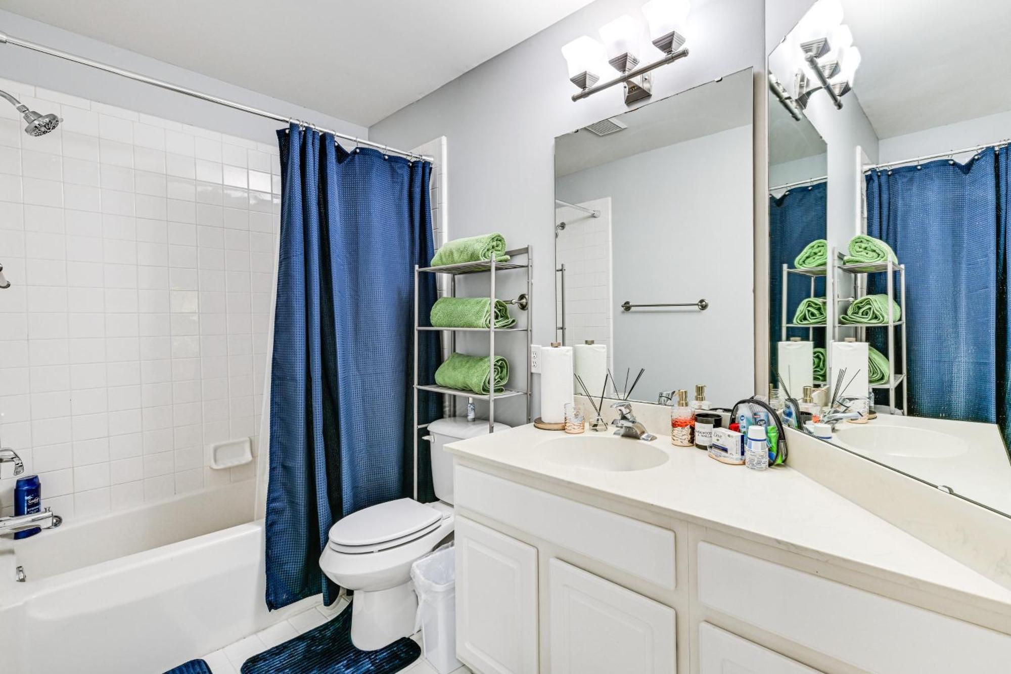 Apartment Half Mi To Bank Of America Stadium Uptown Condo! *