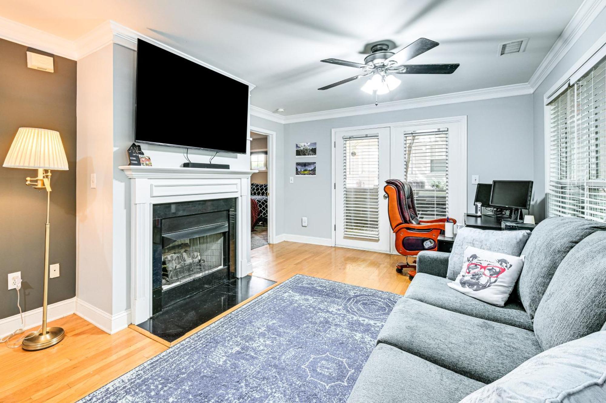 Apartment Half Mi To Bank Of America Stadium Uptown Condo! *