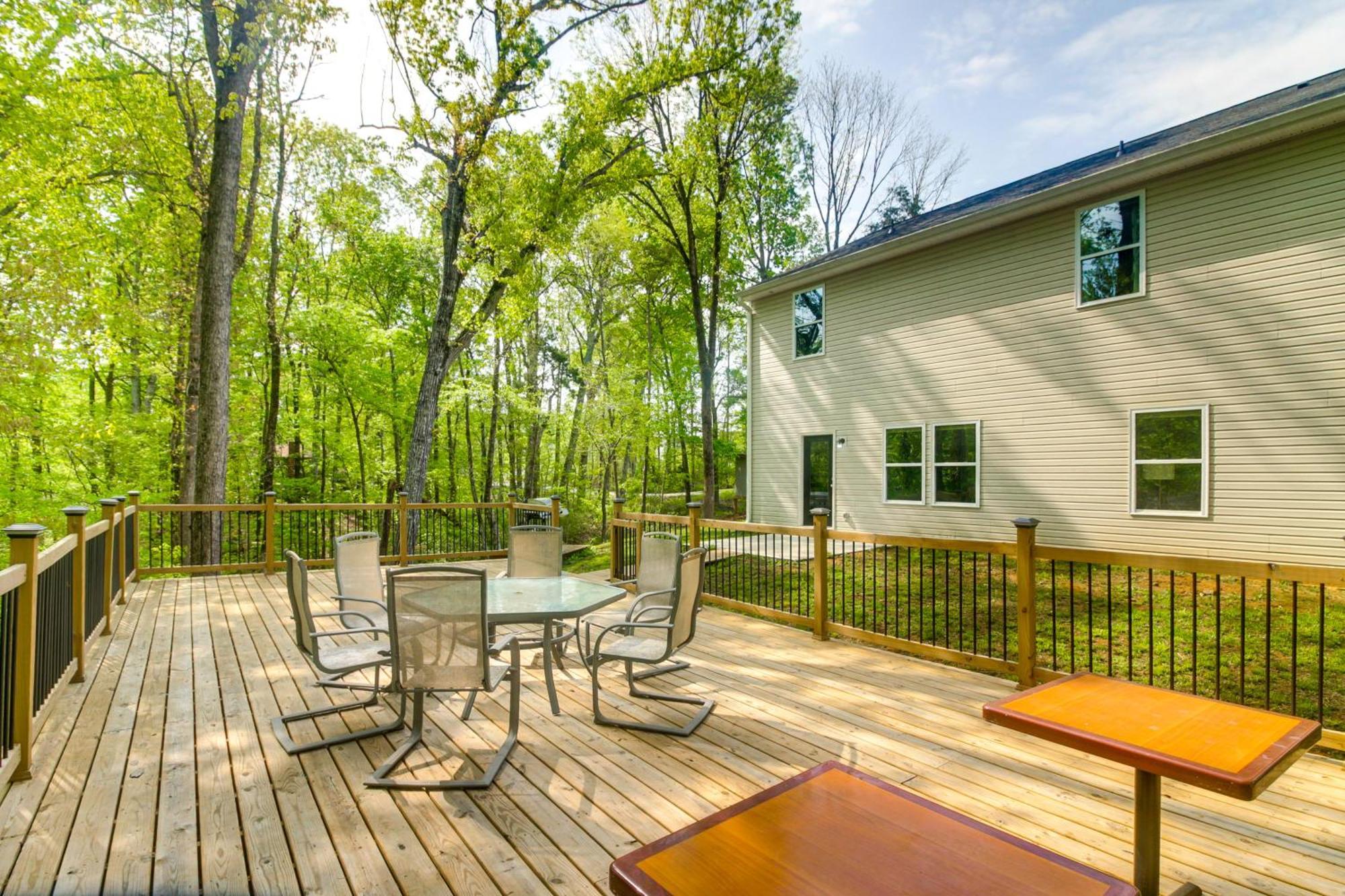 And Play In Family With Deck * Charlotte