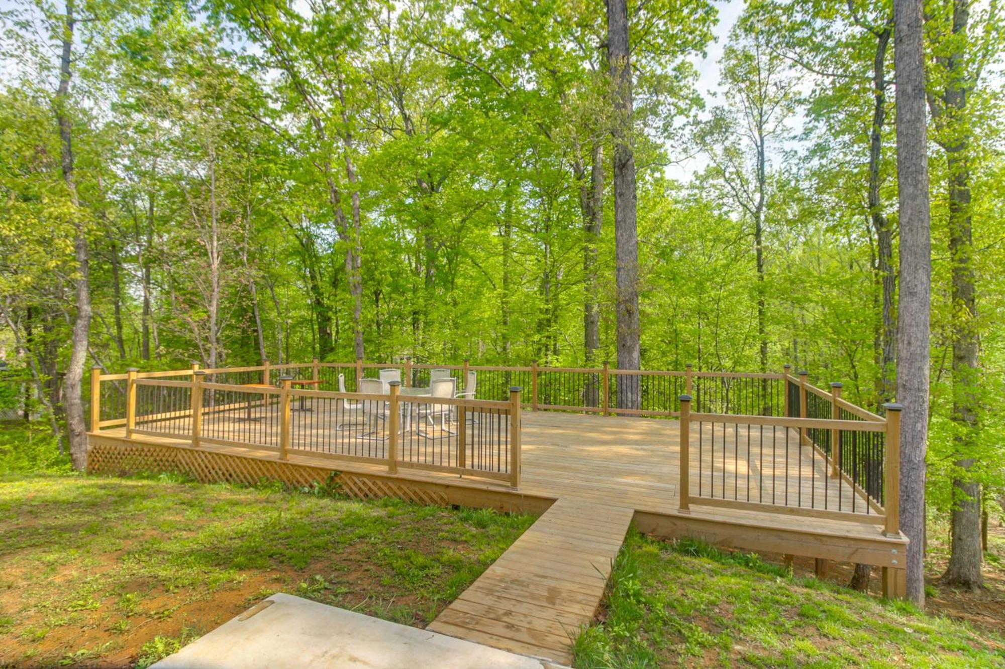 Holiday home And Play In Family With Deck Charlotte