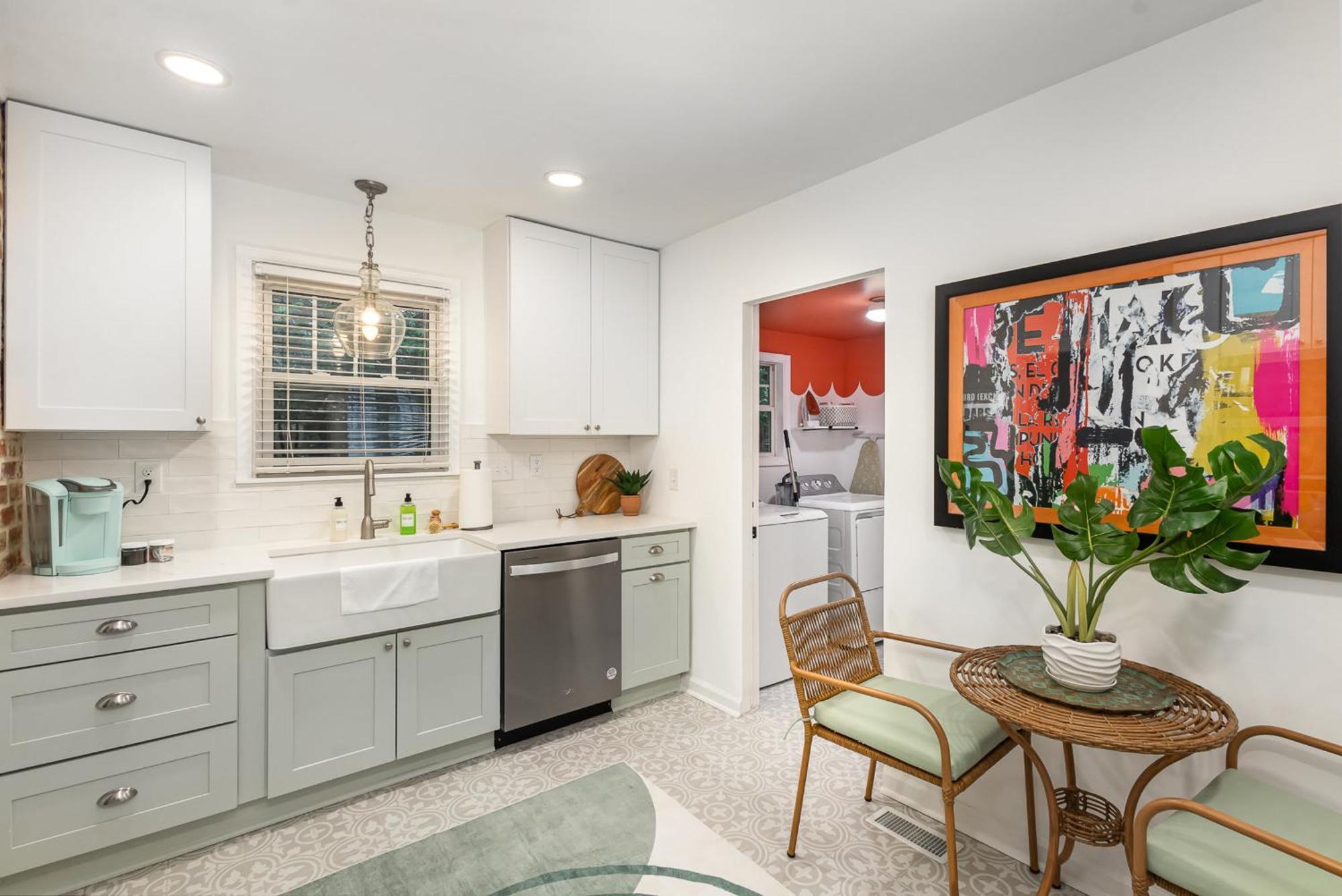 Walkable Trendy Hideout For Foodies - 3br-2ba Holiday home