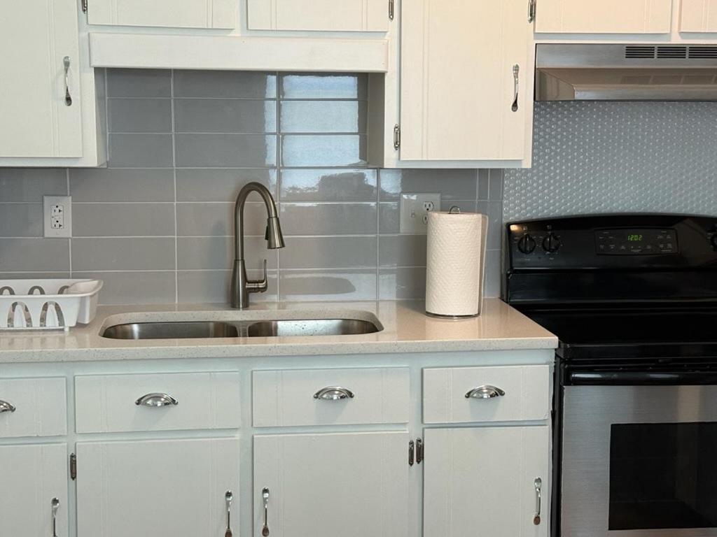 Dukehaven Near Northlake, Uptown, Route To Airport *