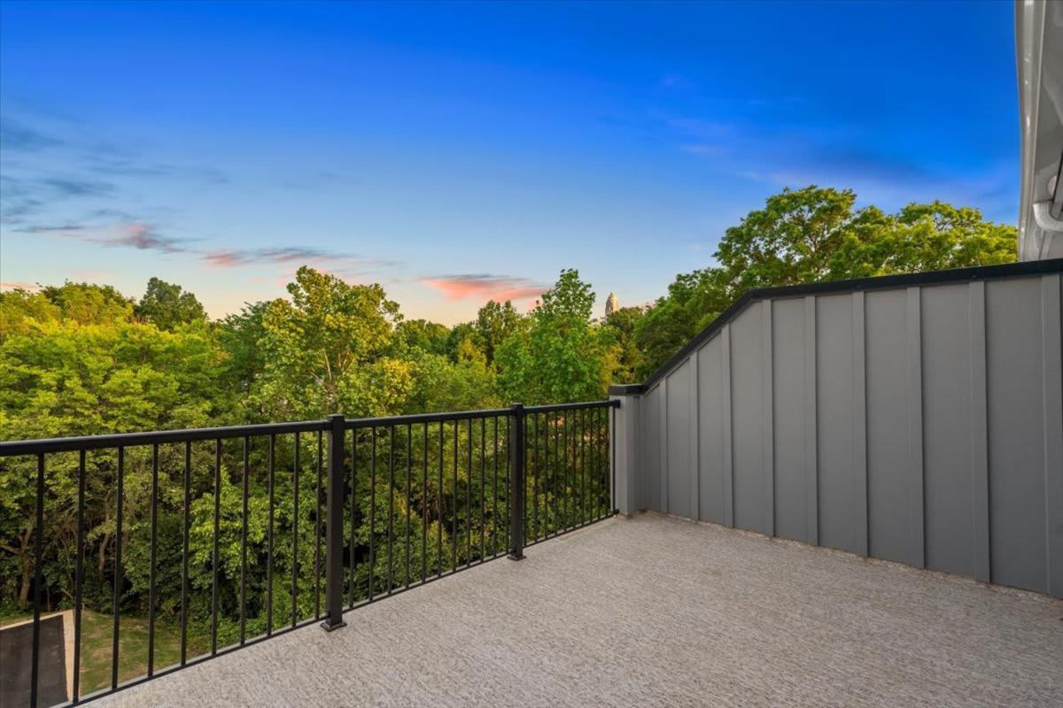 Holiday home 4br Townhouse King Bed Rooftop Uptown Clt Charlotte