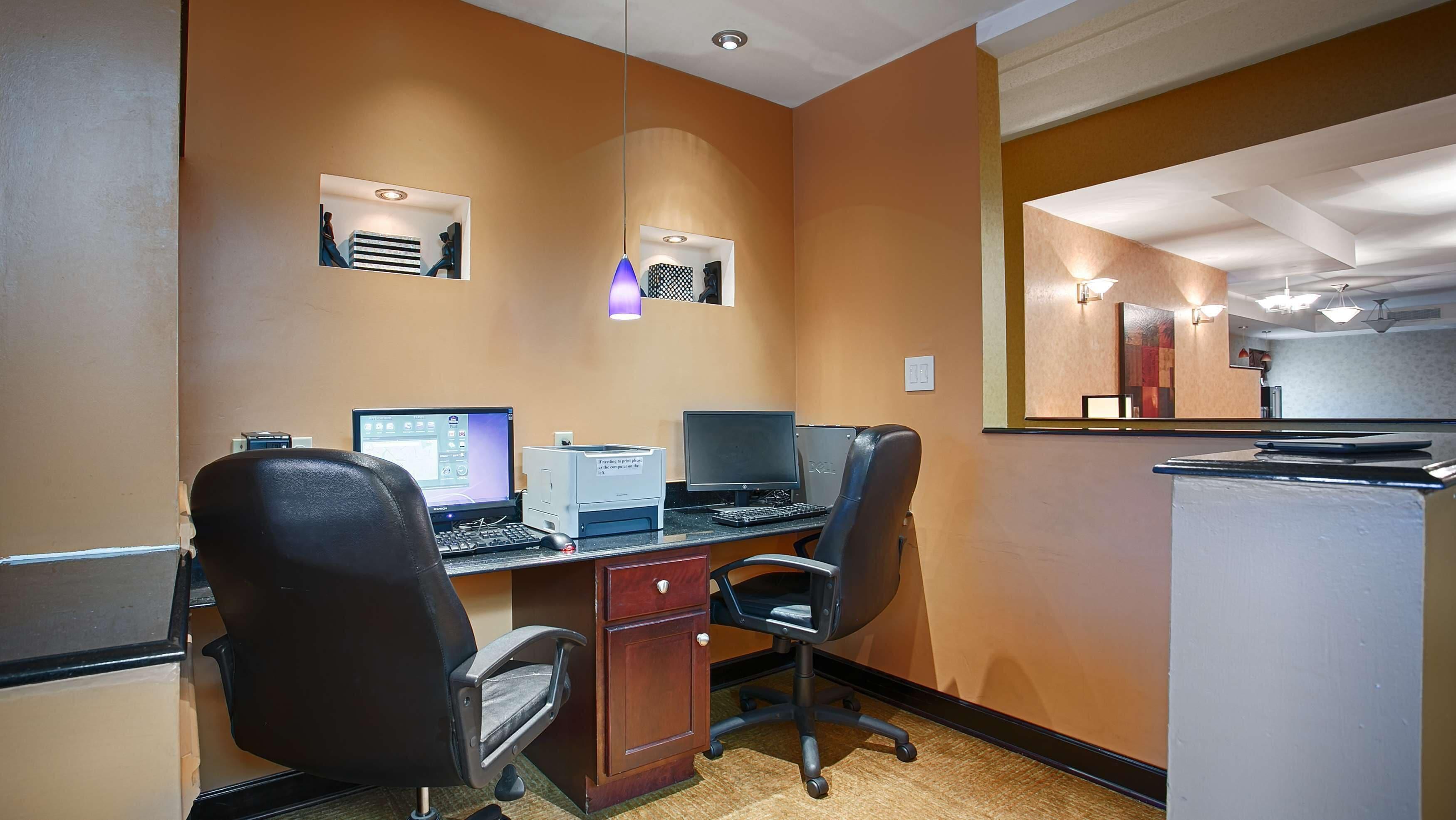 Hotel Surestay By Western Charlotte