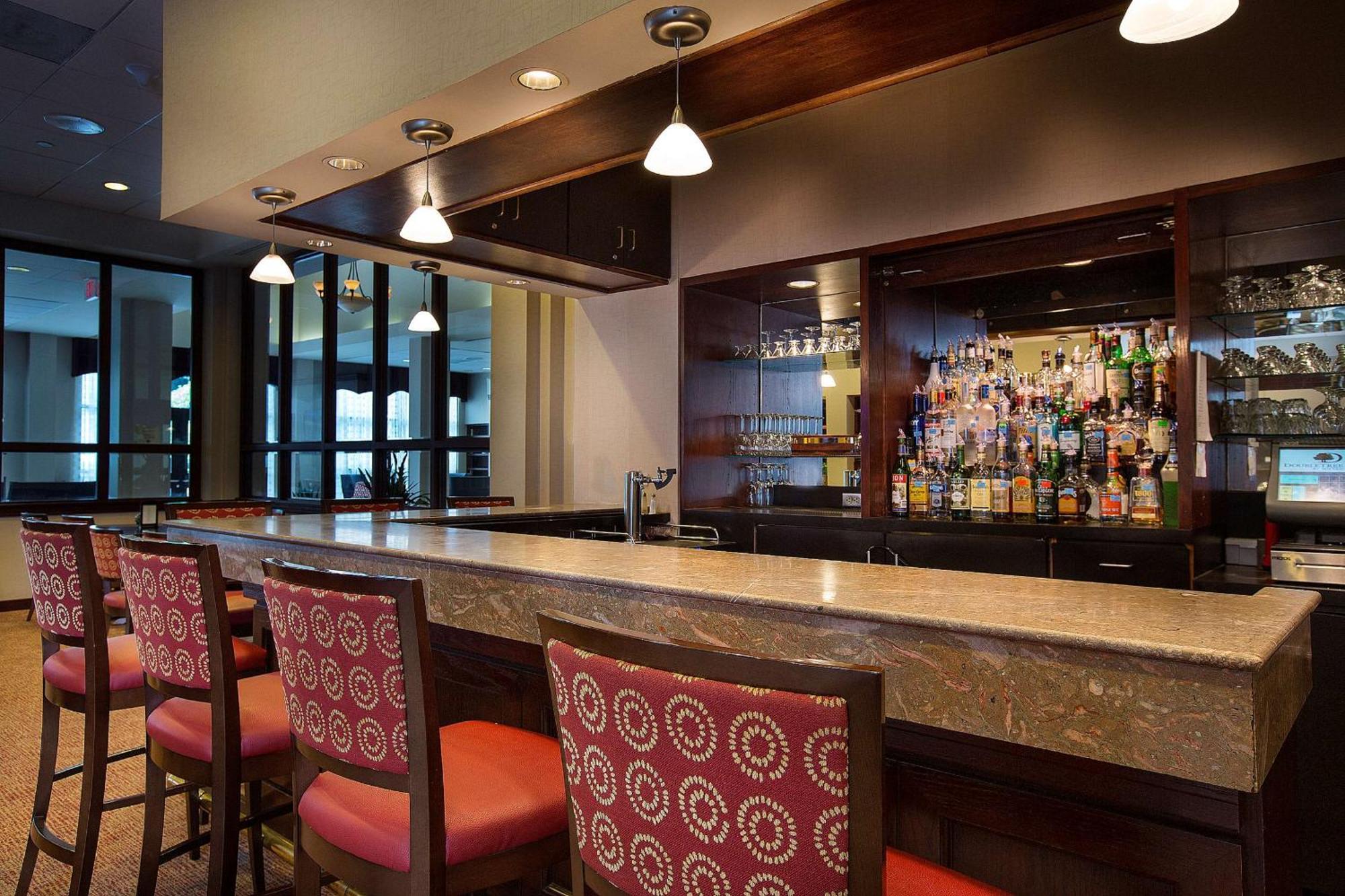 Doubletree By Hilton Airport Hotel