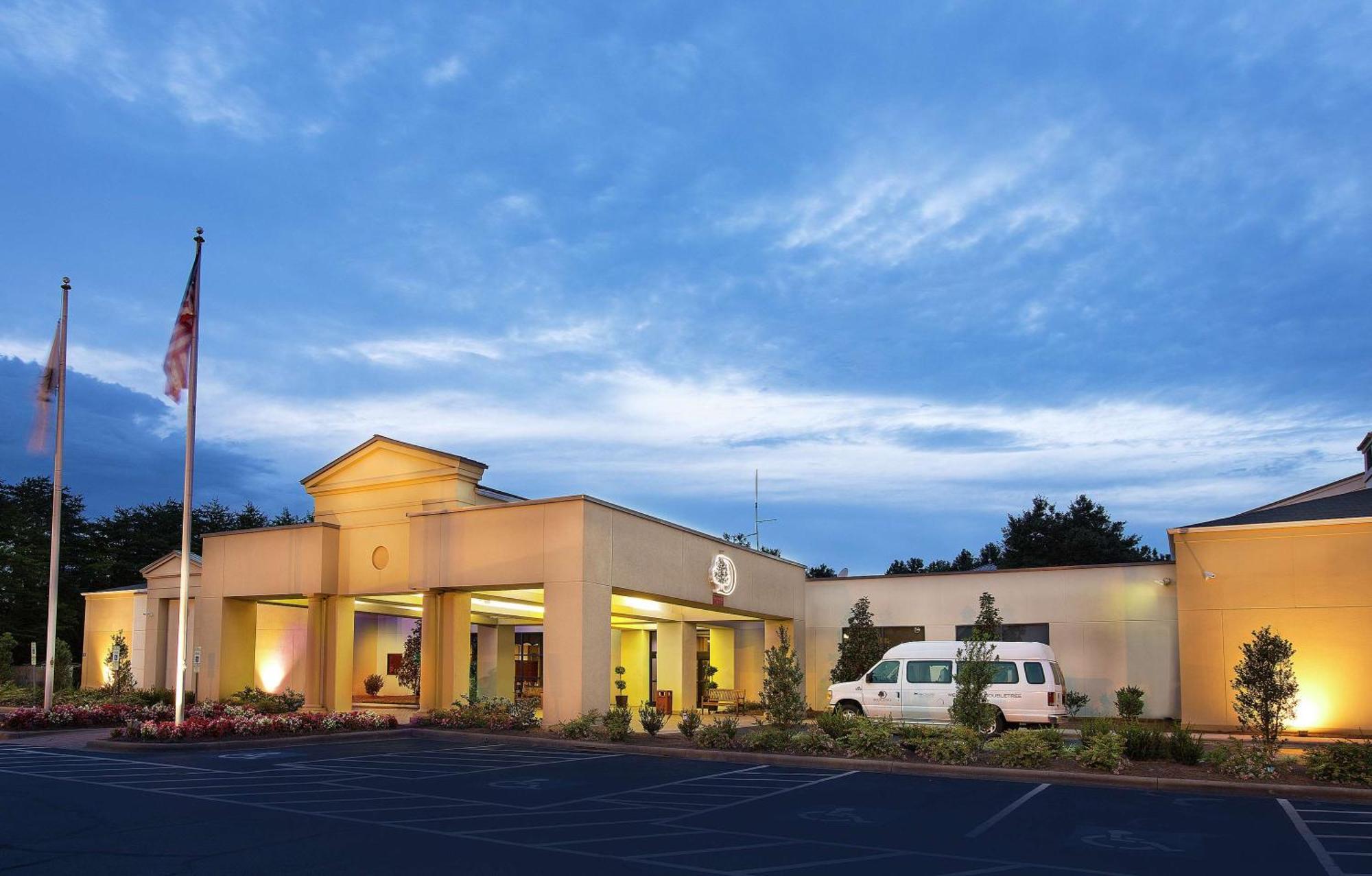 Doubletree By Hilton Airport Hotel