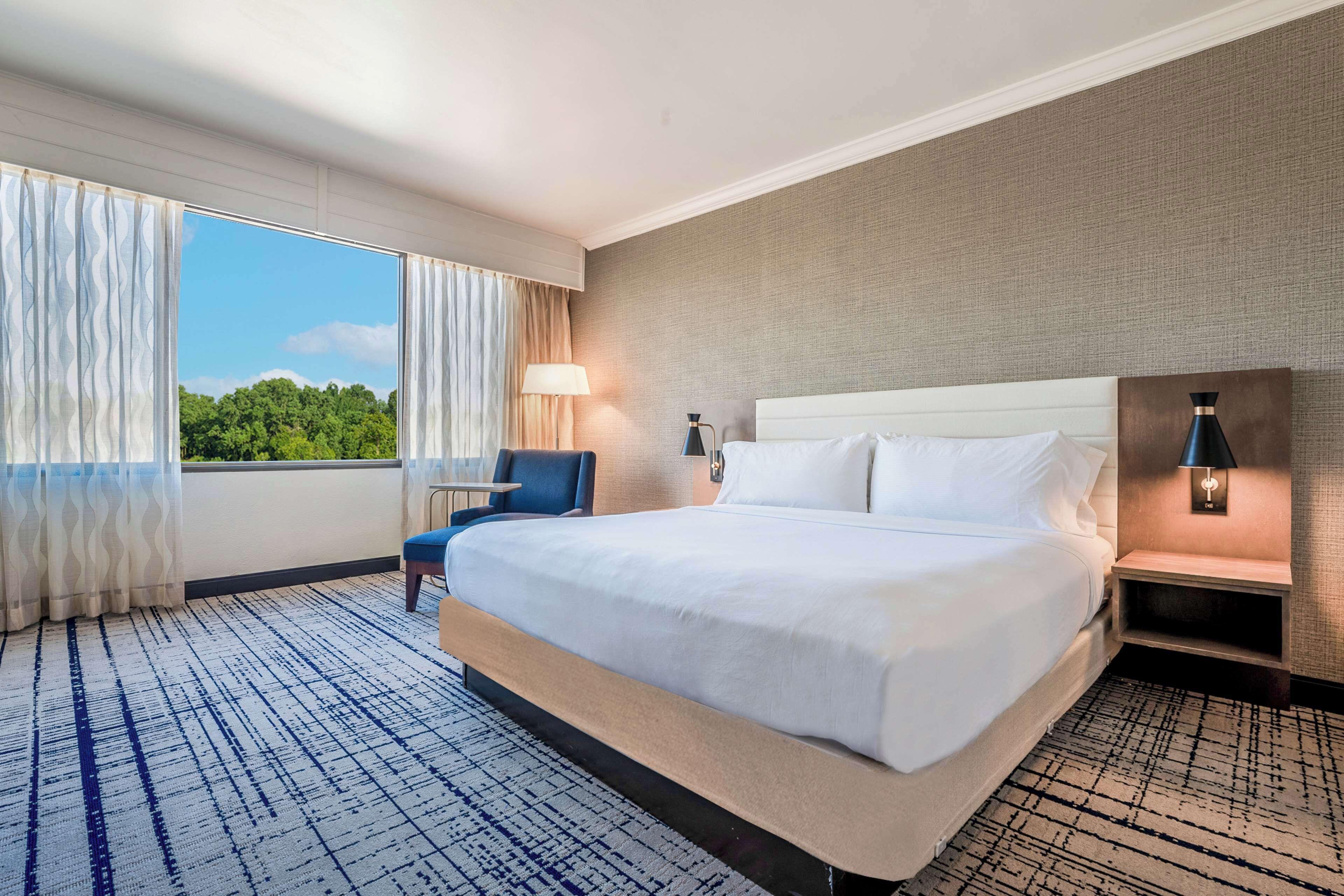 Hotel Doubletree By Hilton South Tyvola