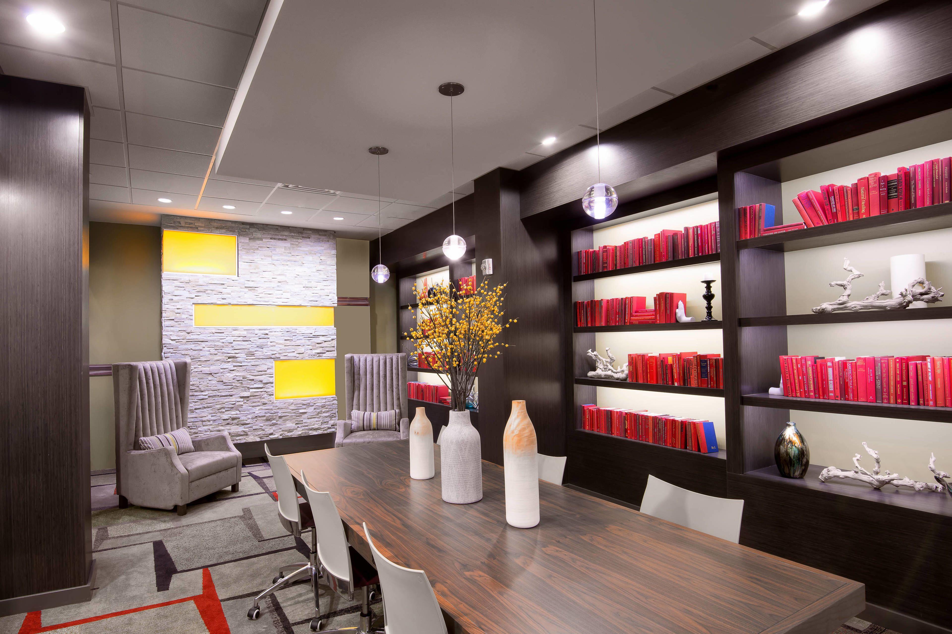 Fairfield & By Marriott Uptown 3*