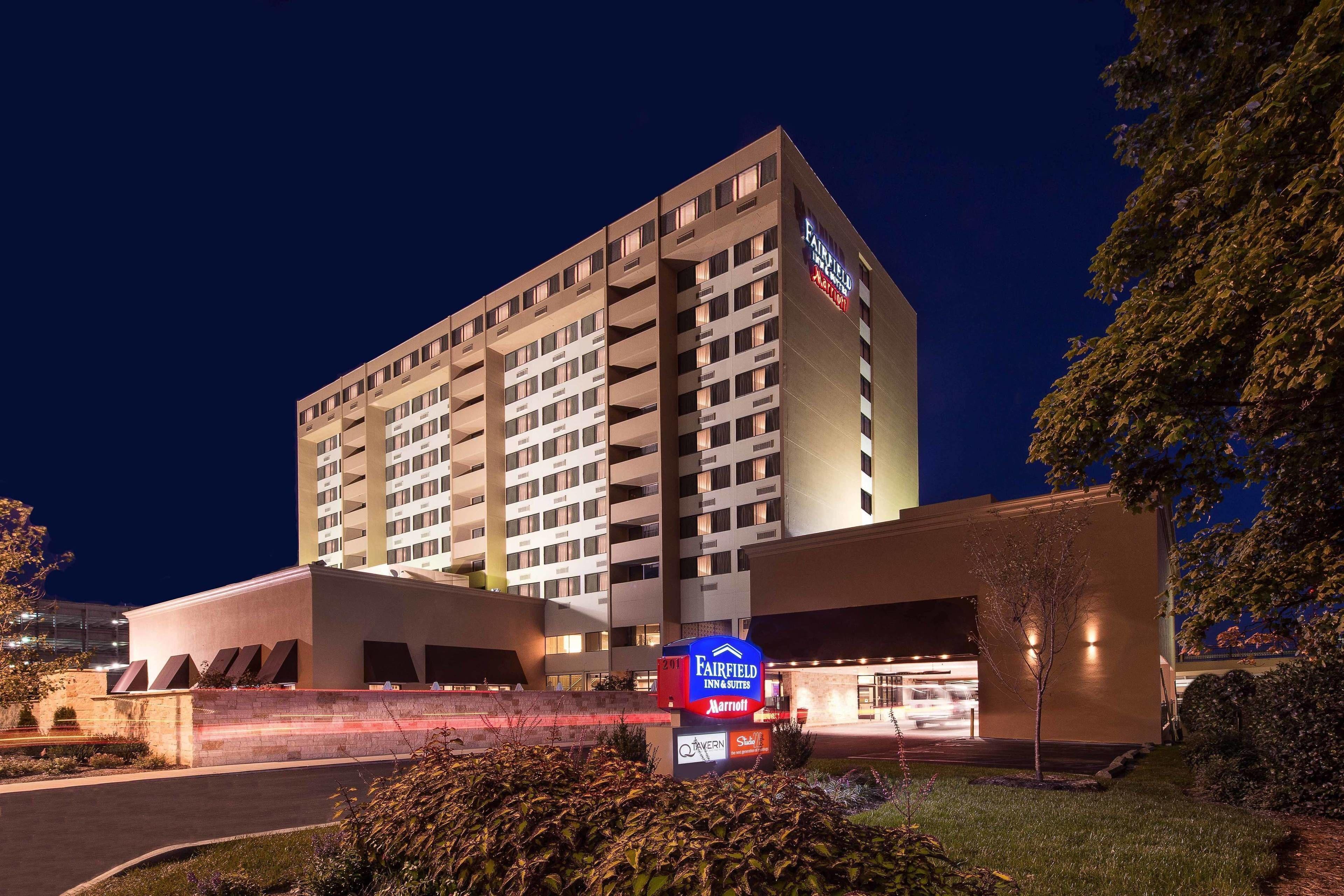 Hotel Fairfield & By Marriott Uptown