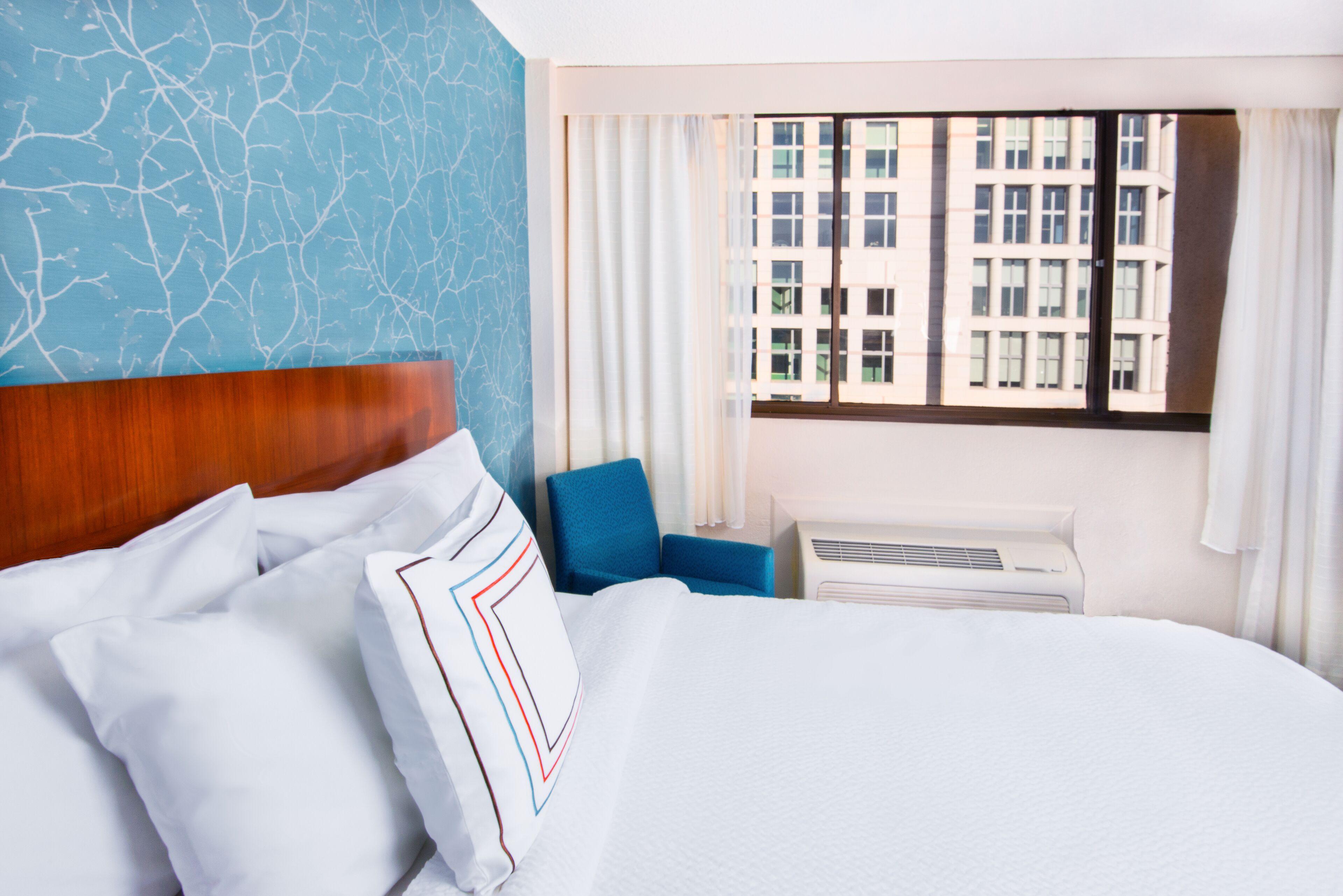 Hotel Fairfield & By Marriott Uptown 3*