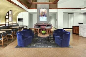 Hyatt Place Airport Billy Graham Parkway Hotel 3*