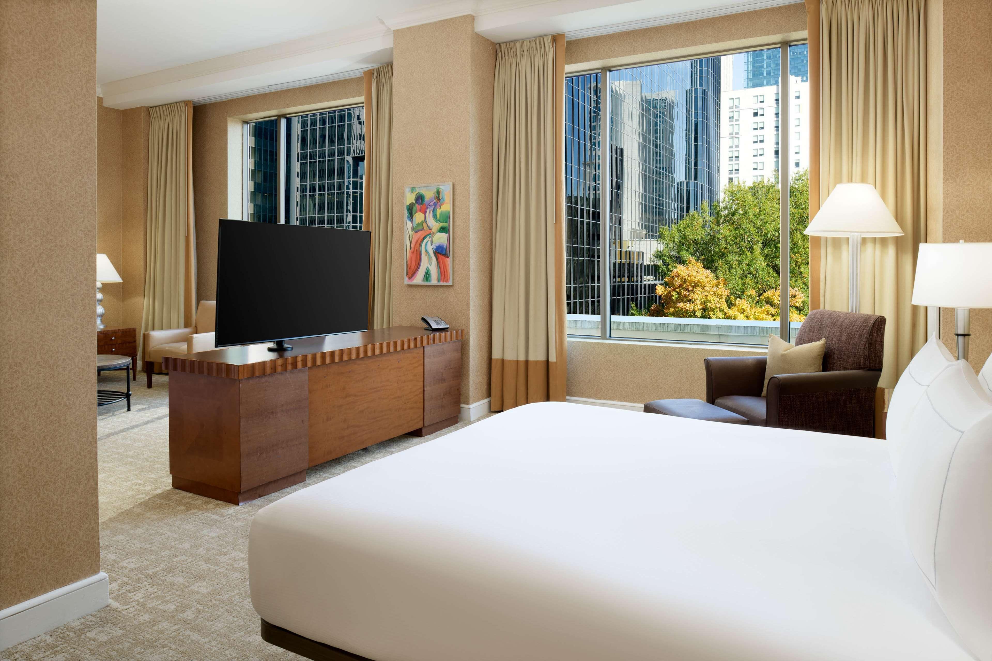 Hotel Hilton Uptown 4*