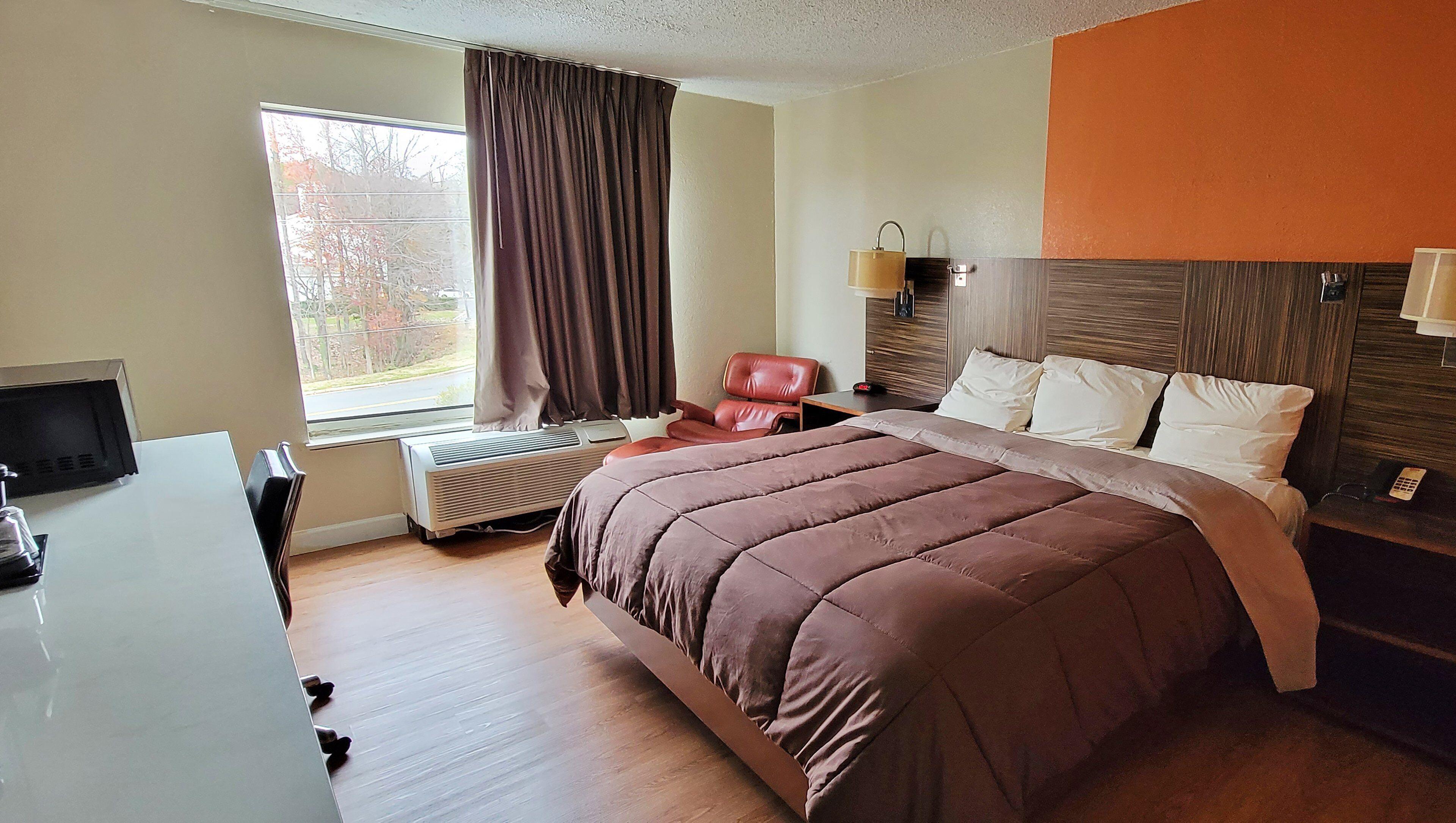 Motel & 4 Less Charlotte