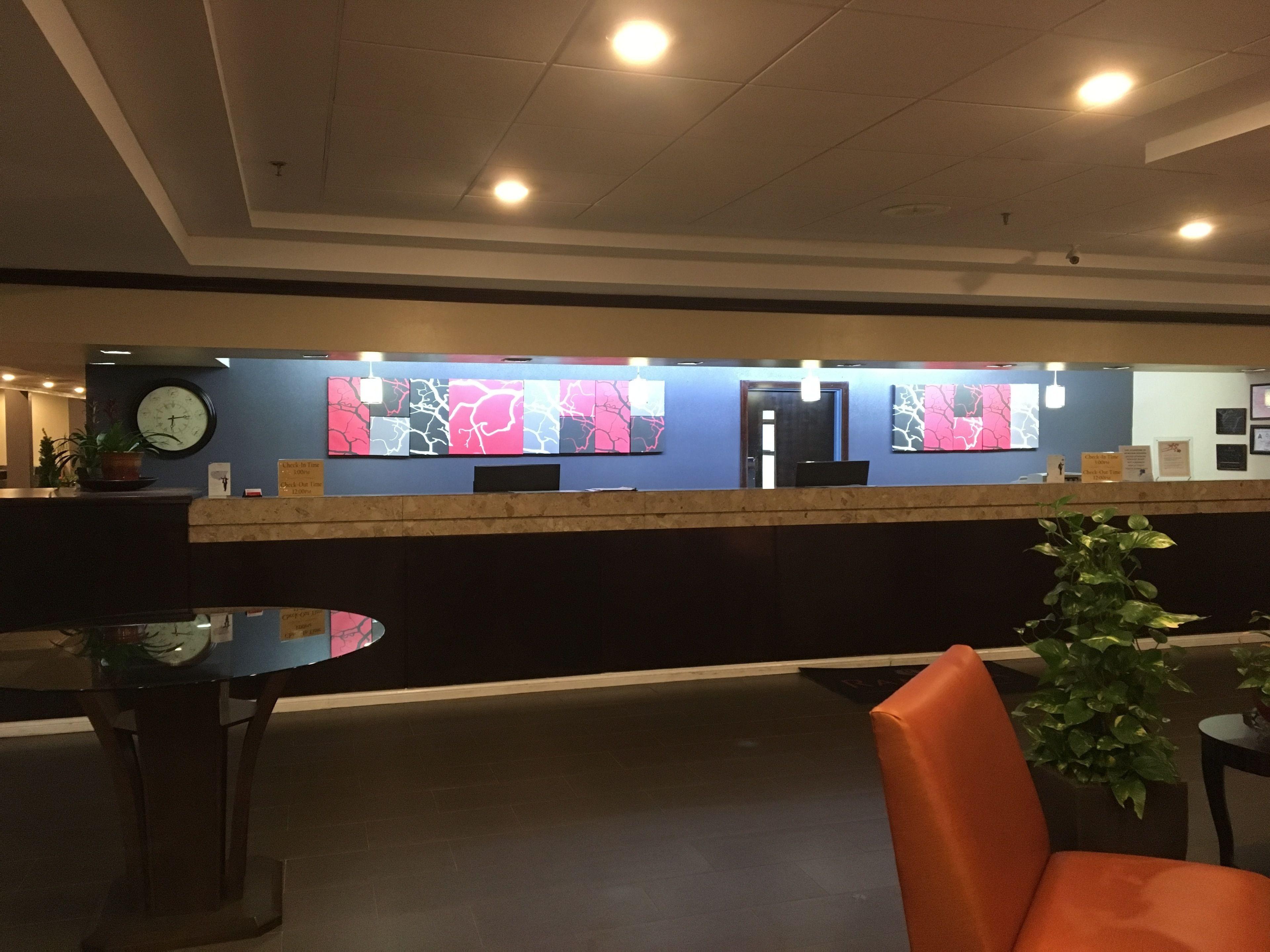 Ramada Plaza By Wyndham South End Airport 3*