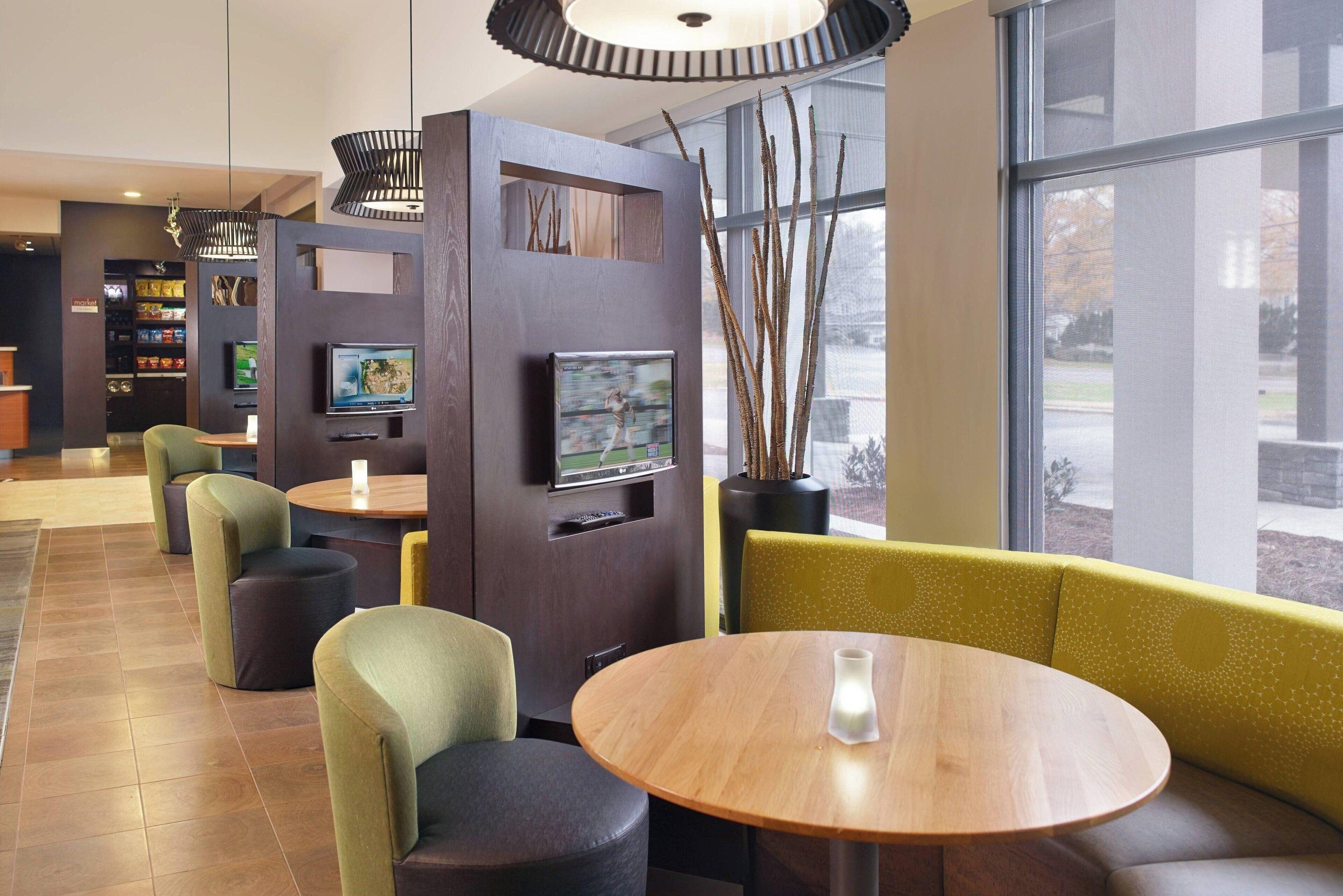 Courtyard Southpark 3*