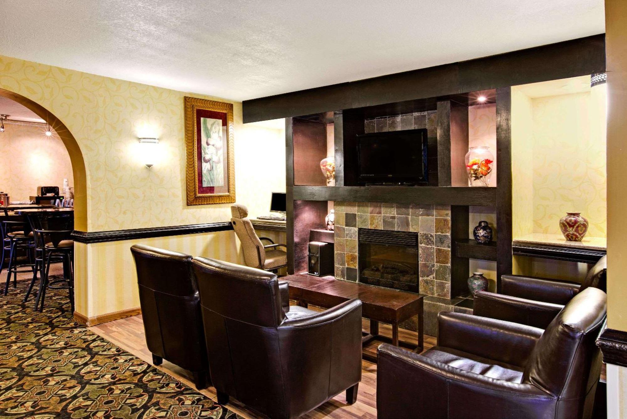 Days By Wyndham Charlotte/woodlawn Near Carowinds