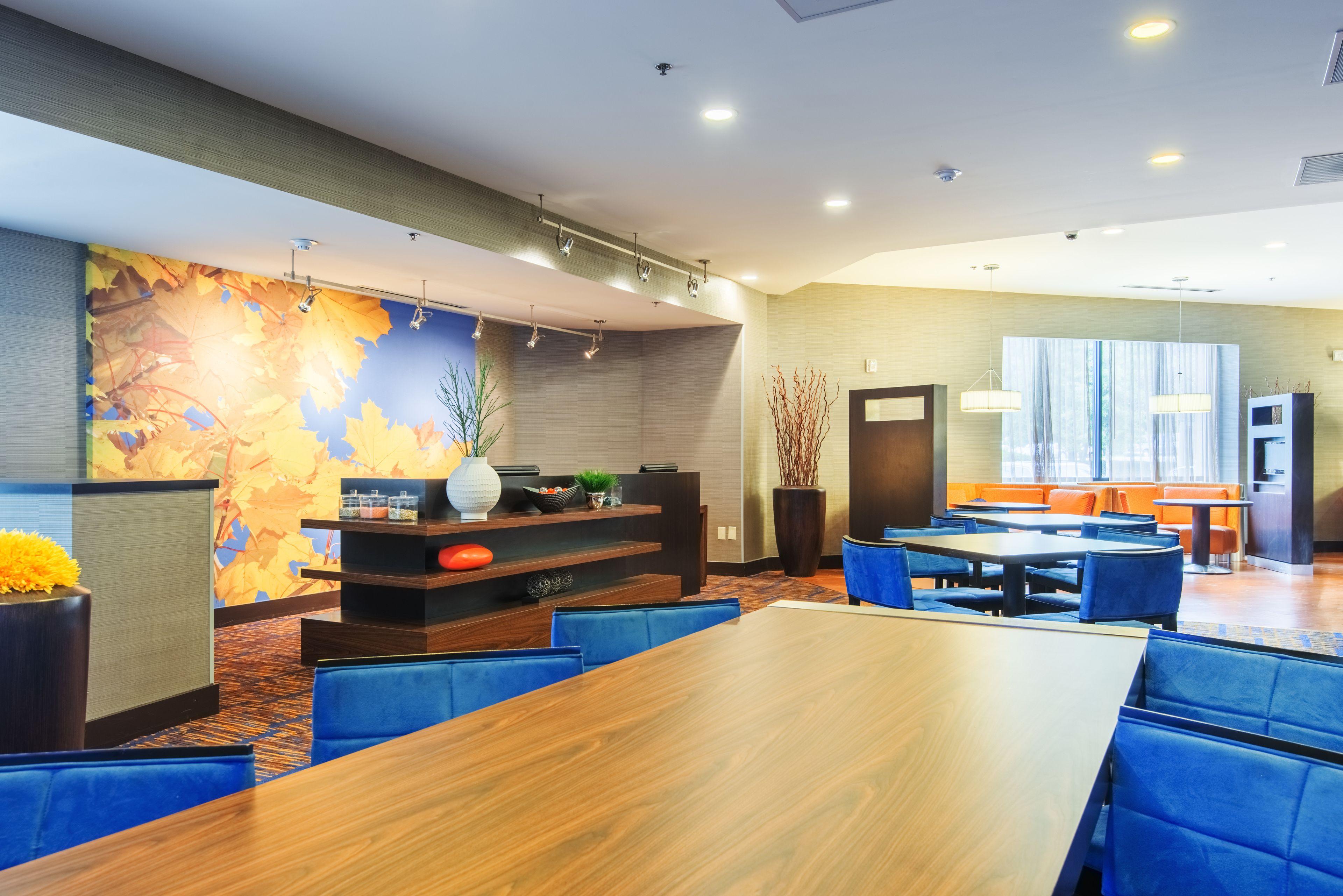 Courtyard By Marriott Airport Loso Hotel