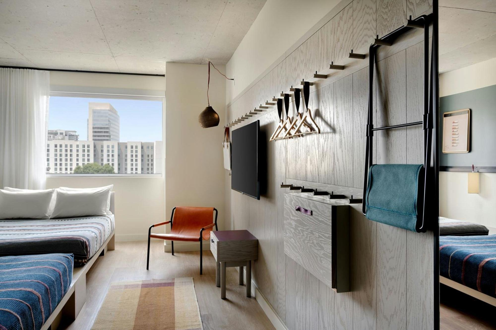 Moxy Downtown 3* Charlotte