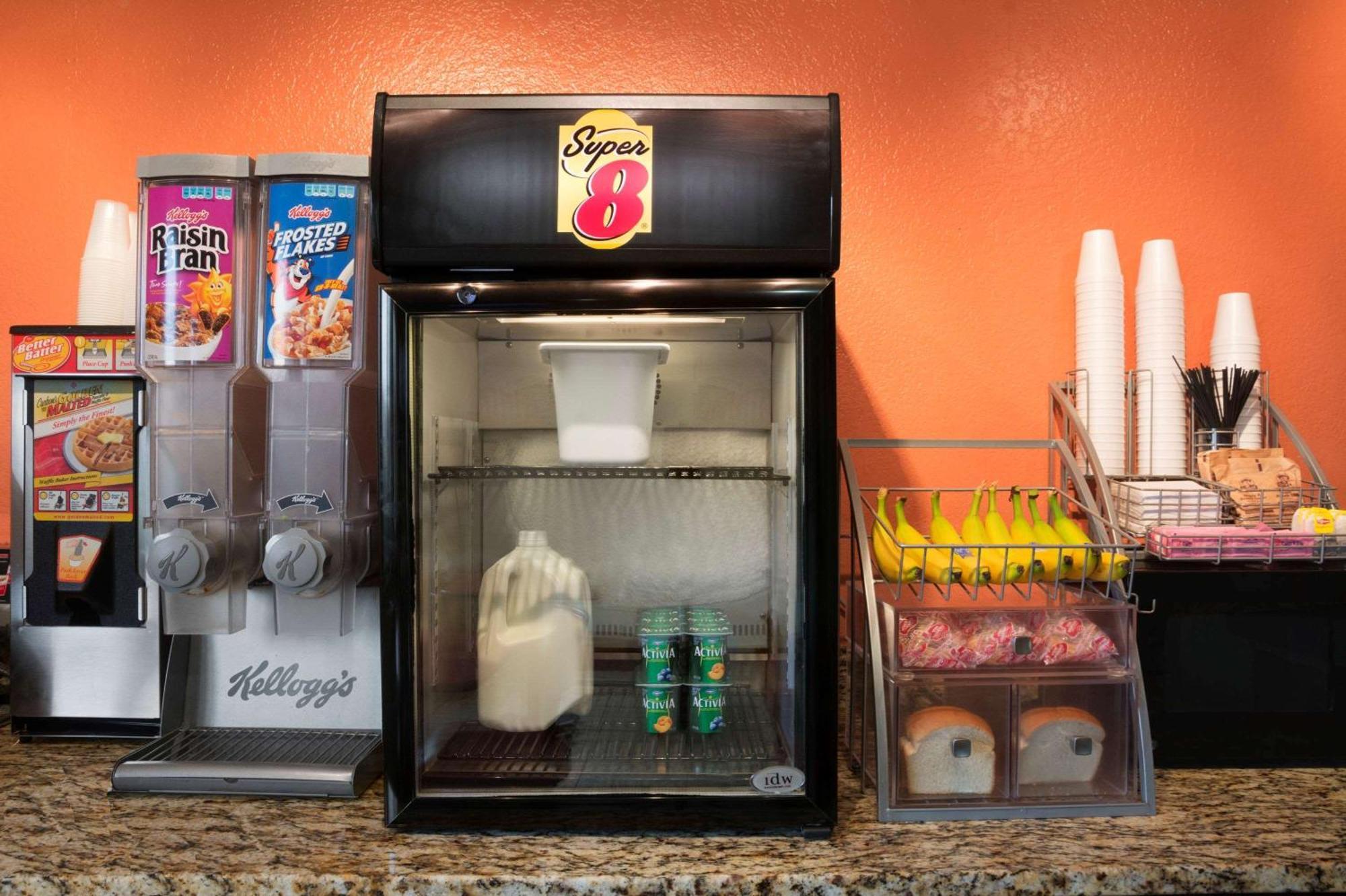 Super 8 By Wyndham Motel 2*