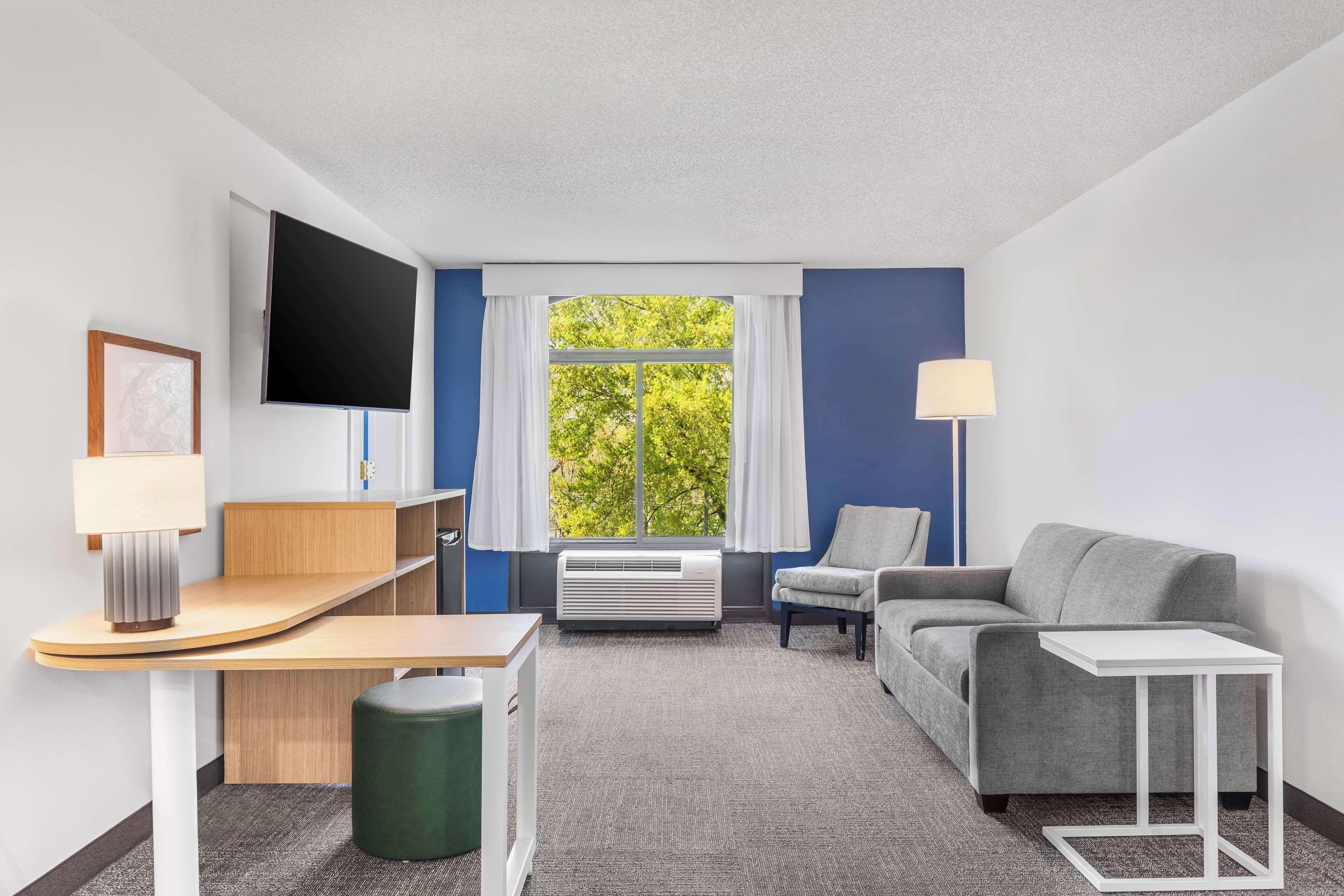 Spark By Hilton Tyvola I-77 Hotel Charlotte