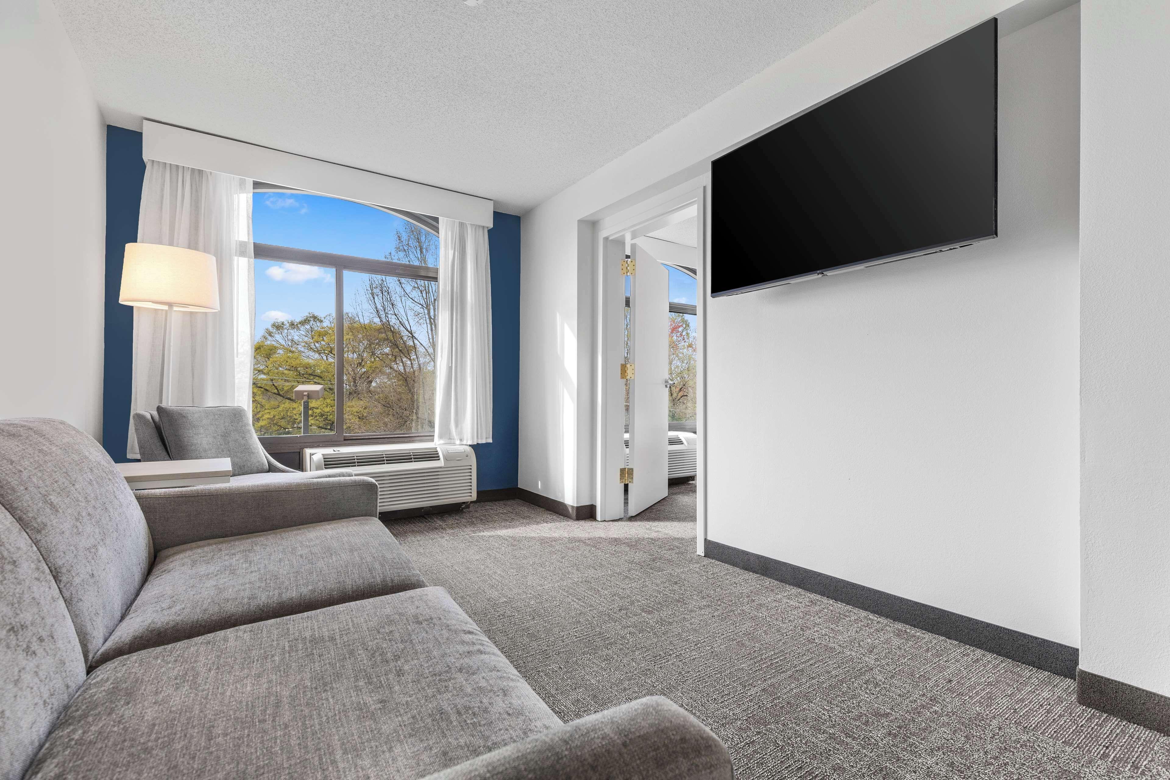 Spark By Hilton Tyvola I-77 Hotel