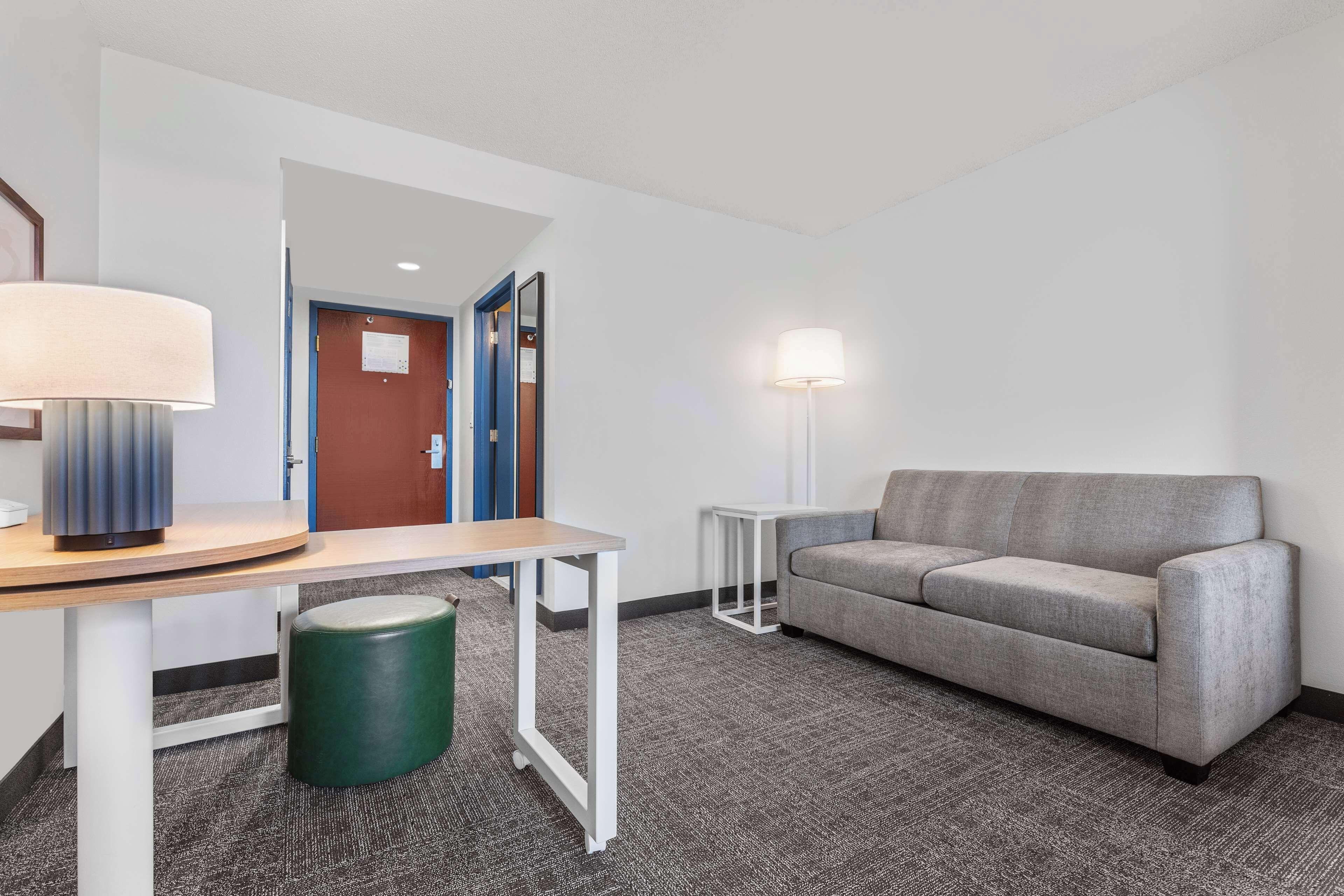 Spark By Hilton Tyvola I-77 Hotel Charlotte