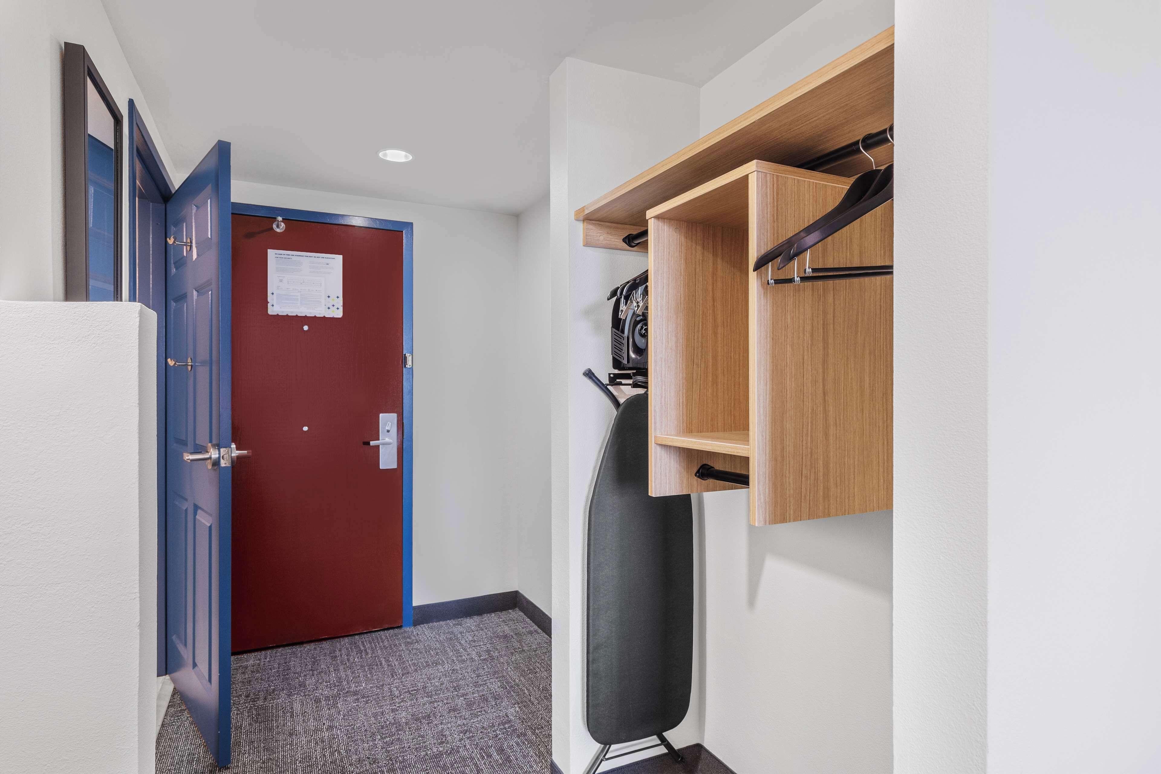 Spark By Hilton Tyvola I-77 3*