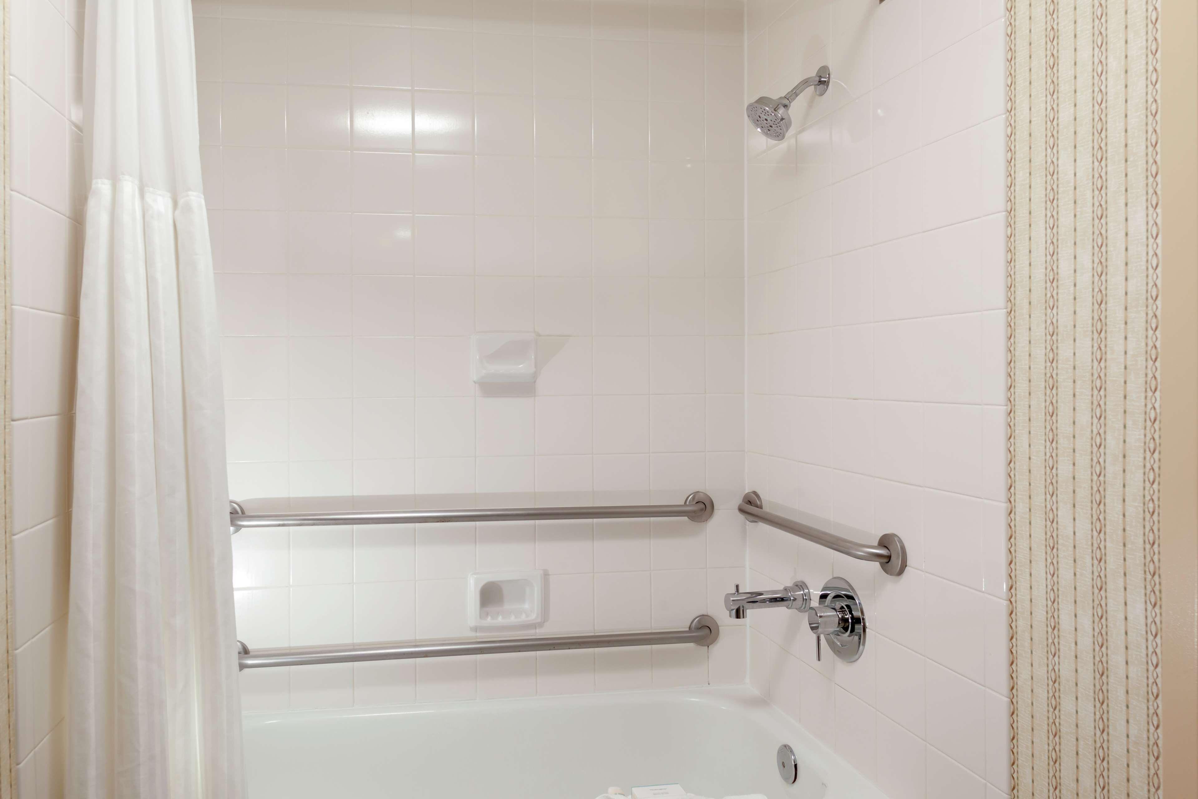 Hilton Garden North Hotel 3*