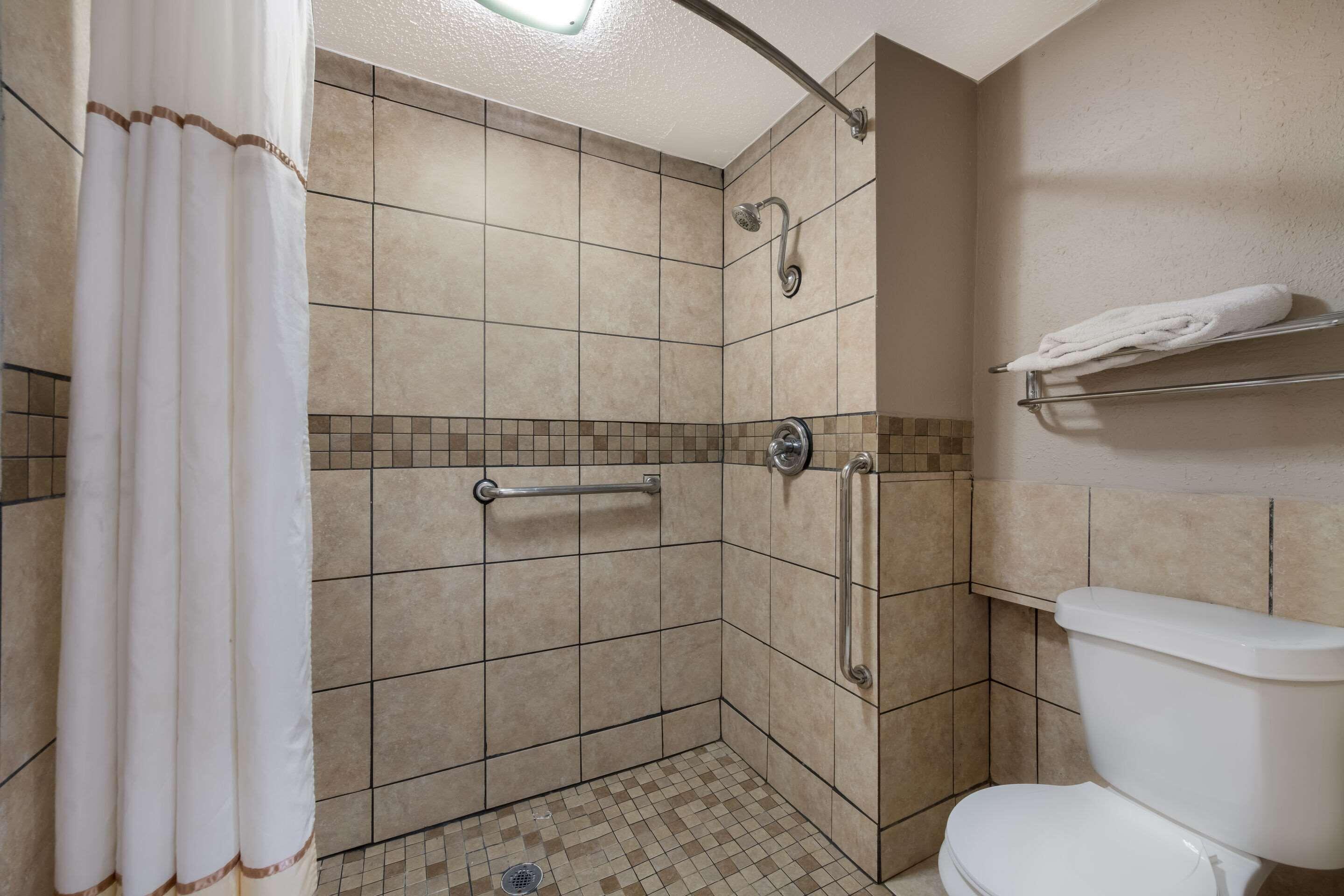 Rodeway Airport Area Inn 2*